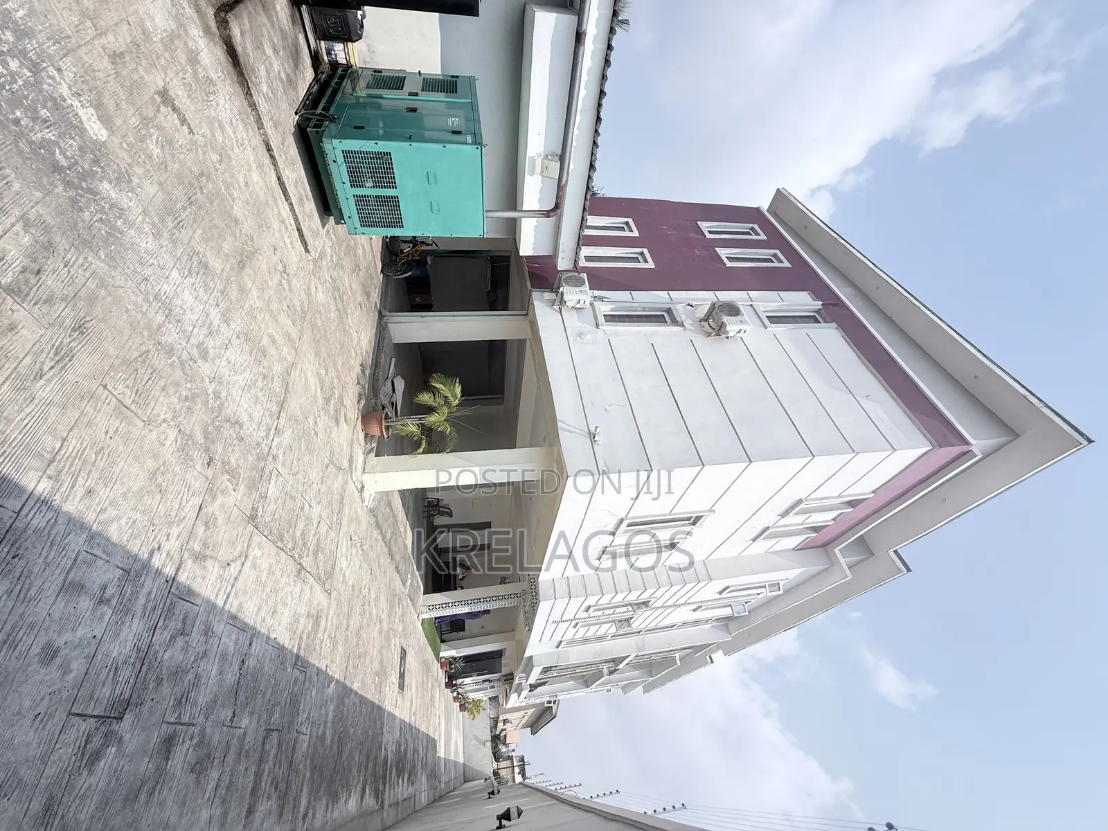 Furnished 2bdrm Block of Flats in Lekki Phase 1 for sale in Lekki Phase 1