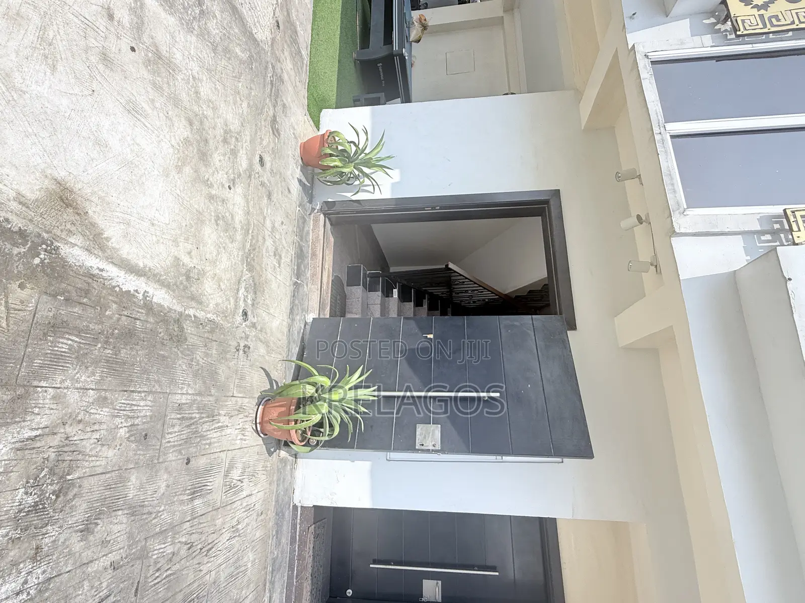 Furnished 2bdrm Block of Flats in Lekki Phase 1 for sale in Lekki Phase 1
