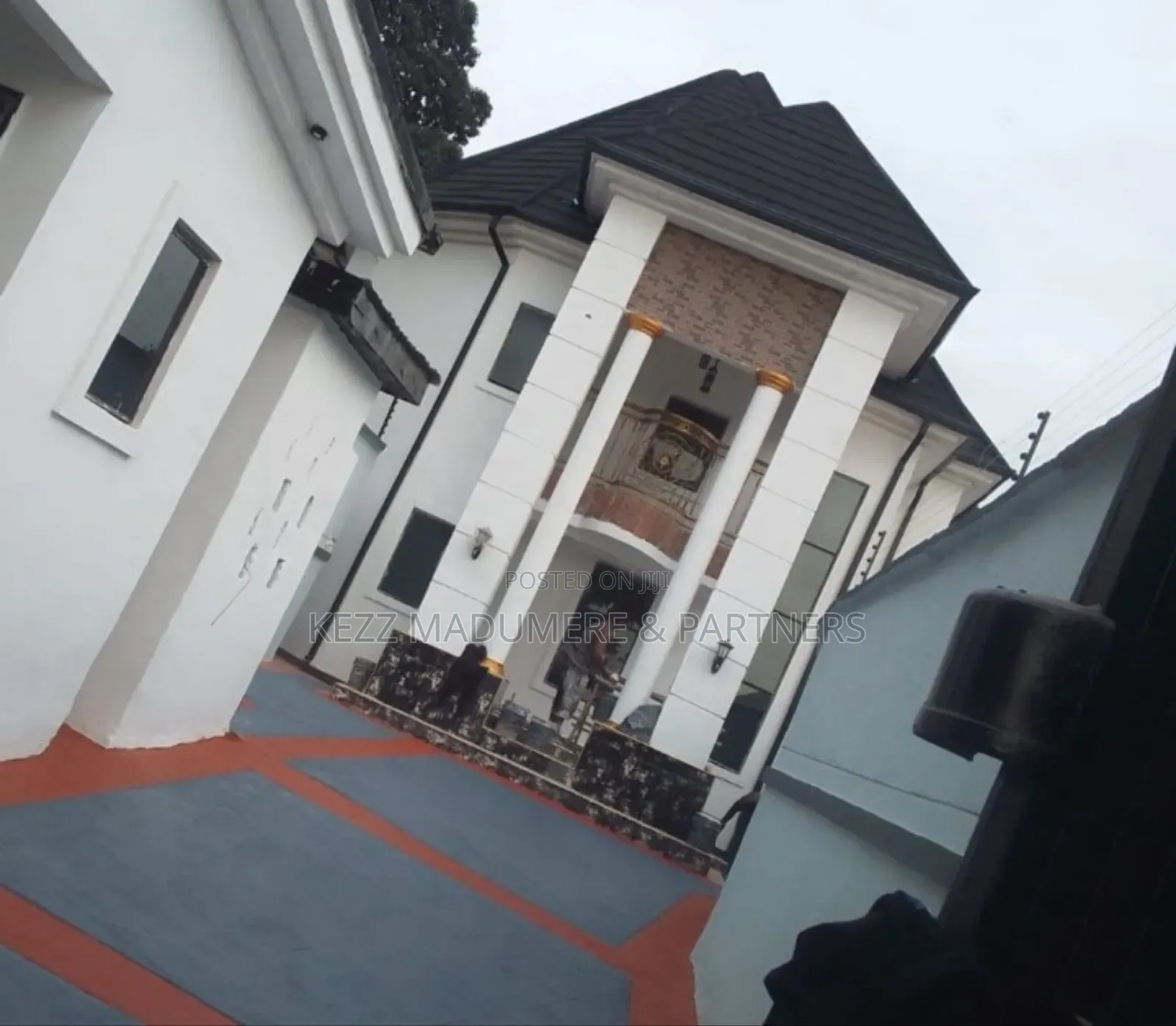 5bdrm Duplex in Iseke , Umuahia , for sale in Umuahia