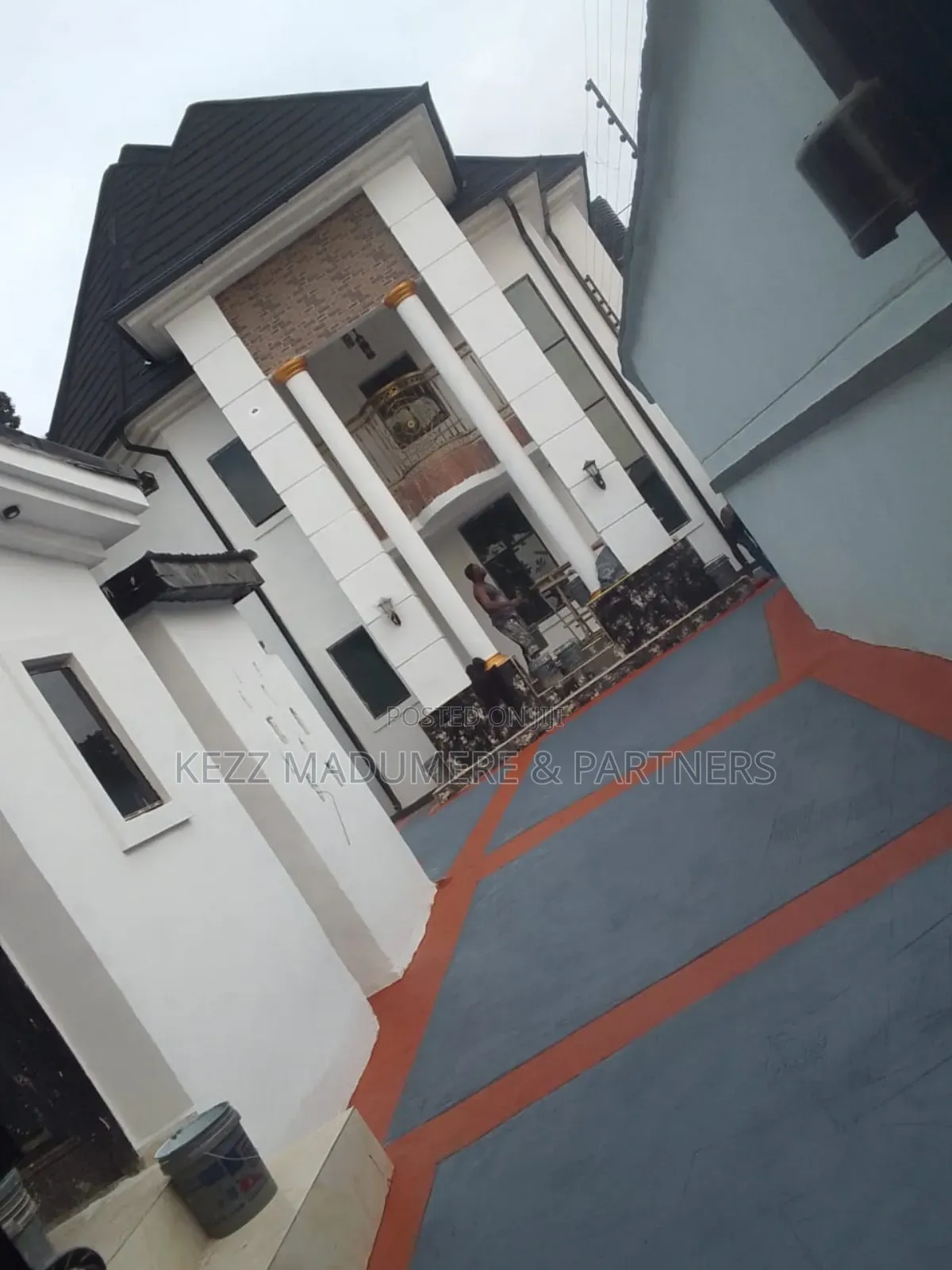 5bdrm Duplex in Iseke , Umuahia , for sale in Umuahia