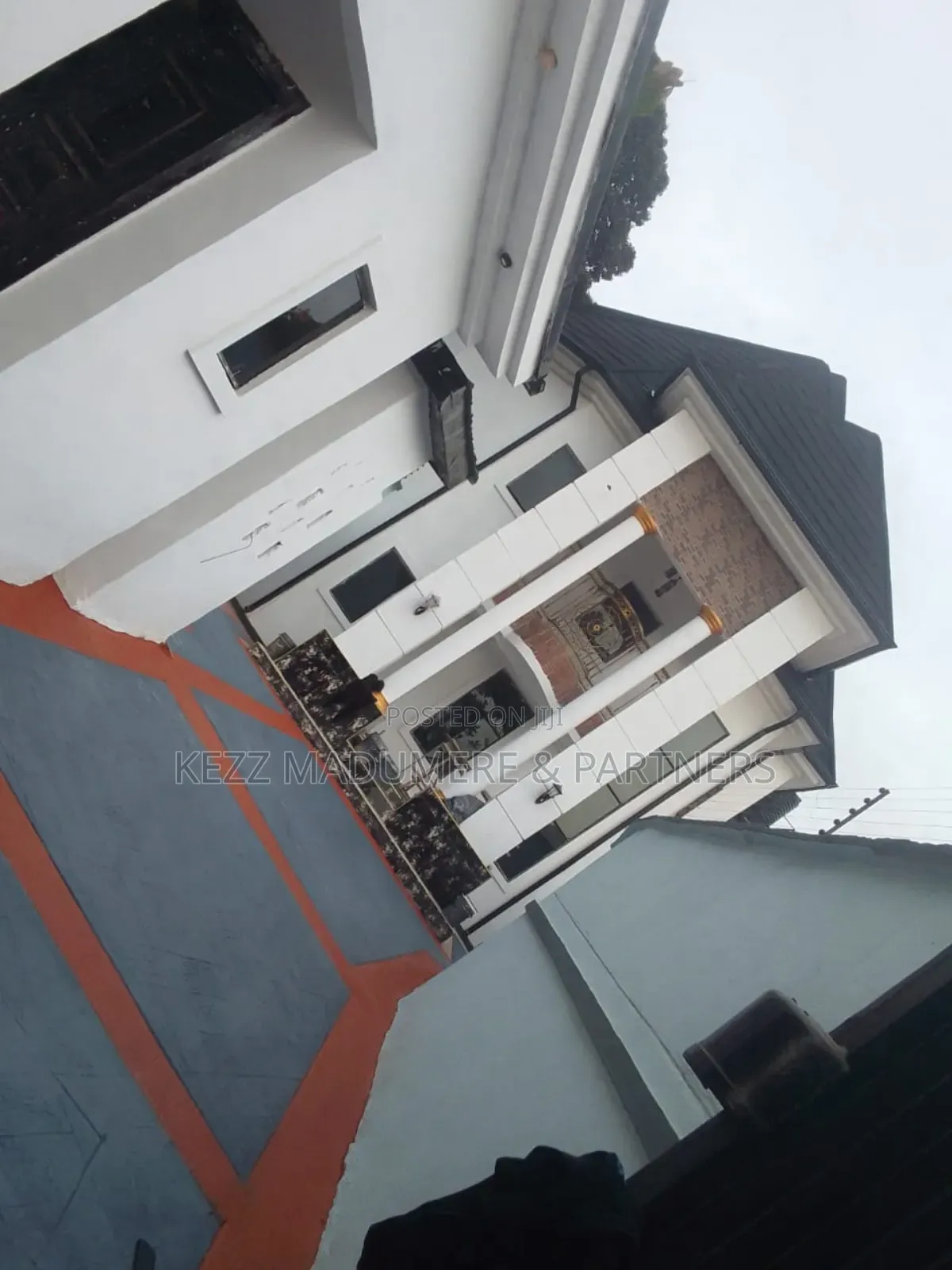 5bdrm Duplex in Iseke , Umuahia , for sale in Umuahia
