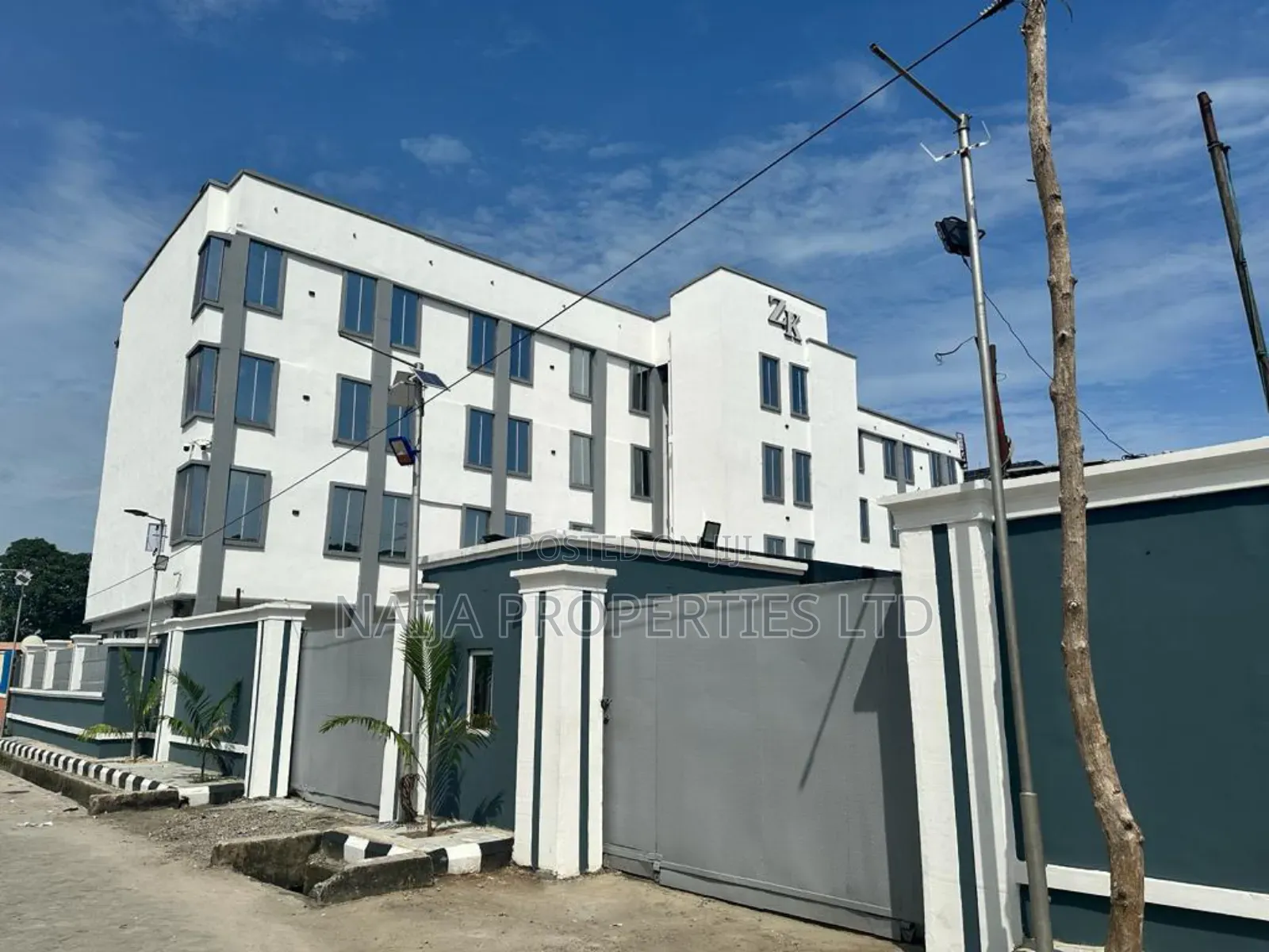Functioning 27 Rooms Hotel in Ajah for Sale in Ajah
