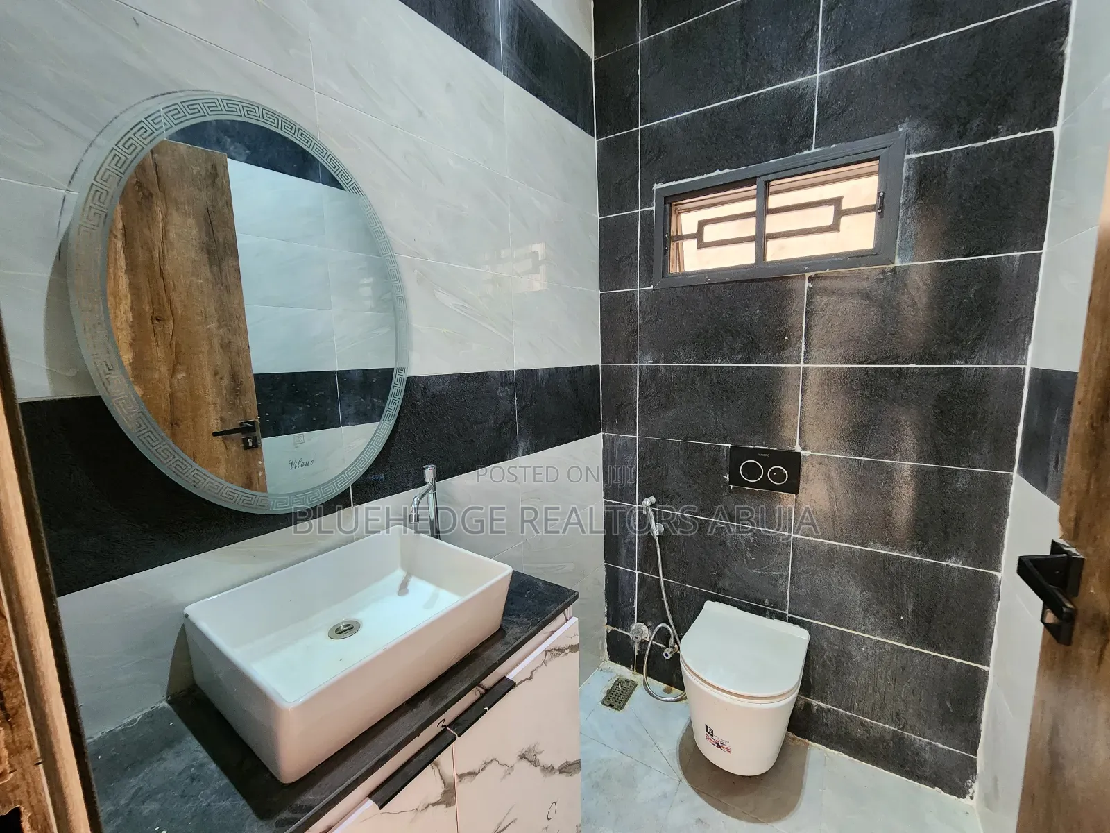 5bdrm Duplex in Asokoro for sale in Asokoro
