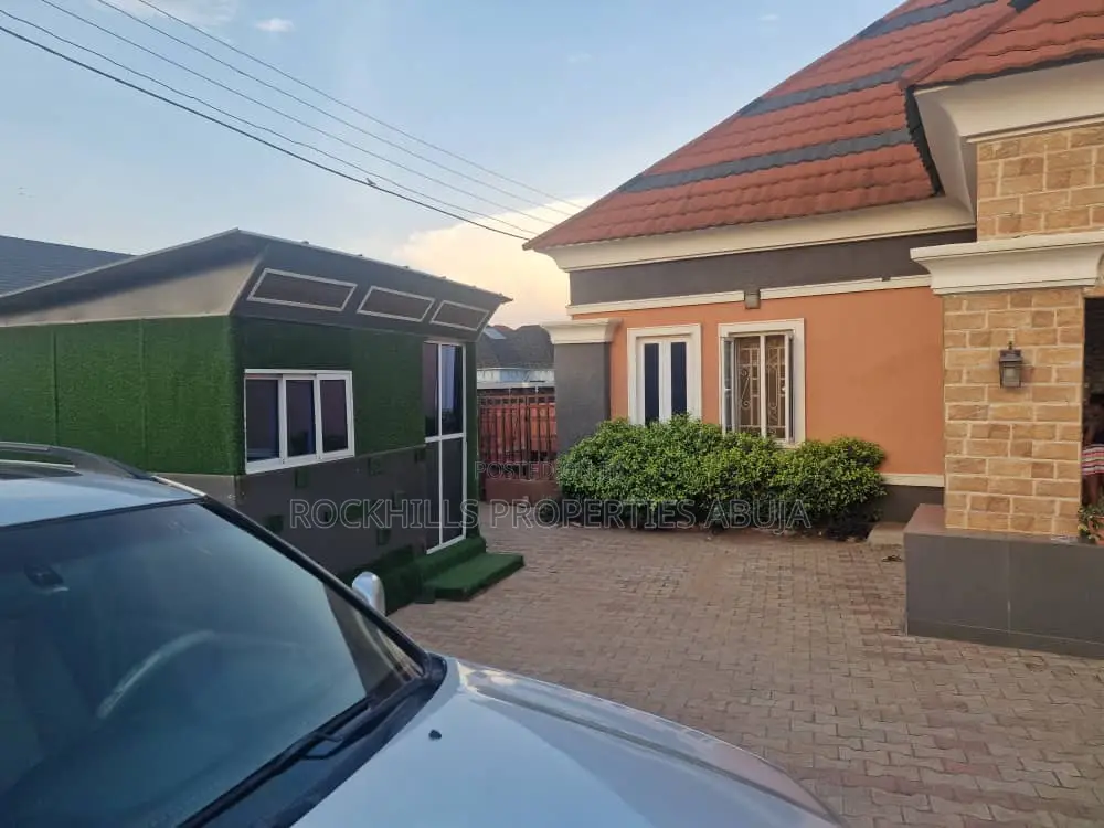 4bdrm Bungalow in Government Layout, Kubwa for sale in Kubwa