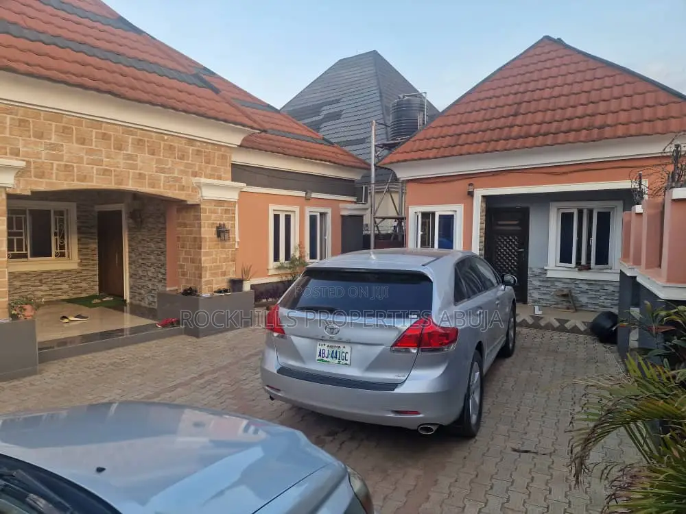 4bdrm Bungalow in Government Layout, Kubwa for sale in Kubwa
