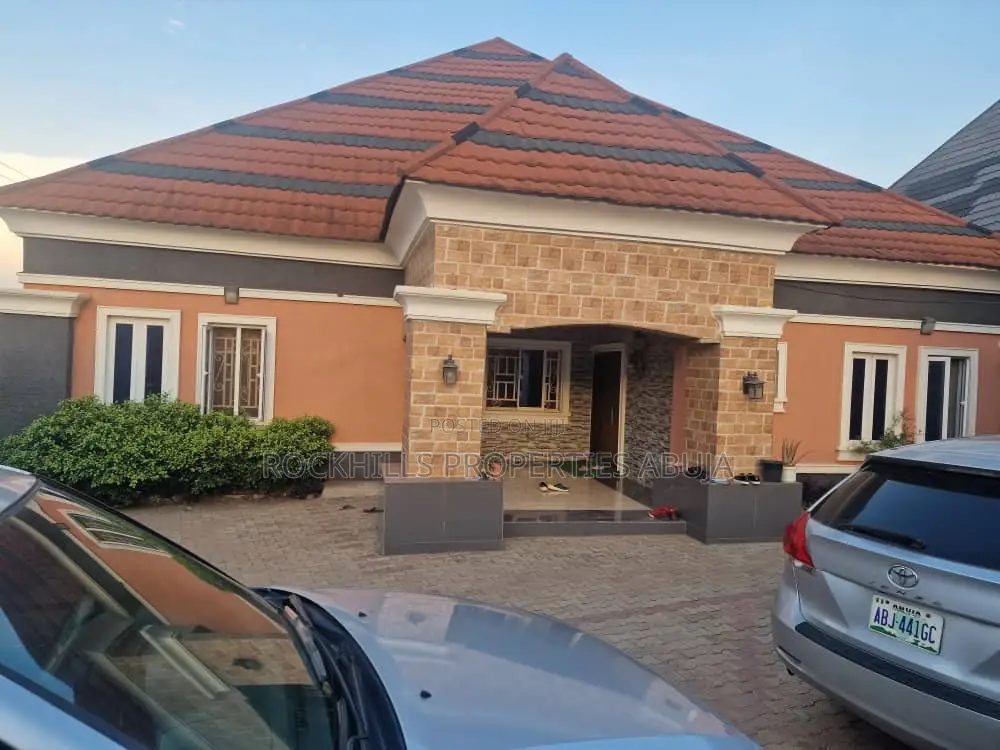 4bdrm Bungalow in Government Layout, Kubwa for sale in Kubwa