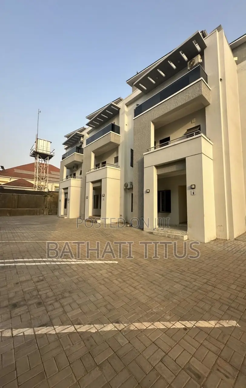 4bdrm Duplex in Durumi for sale in Durumi