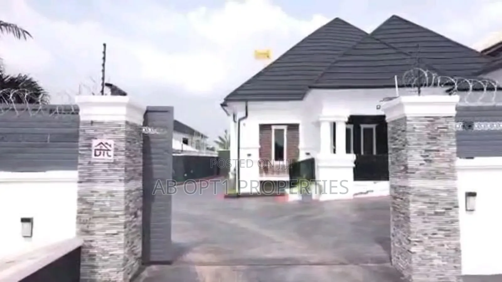 4bdrm Bungalow in Benin City for sale in Benin City