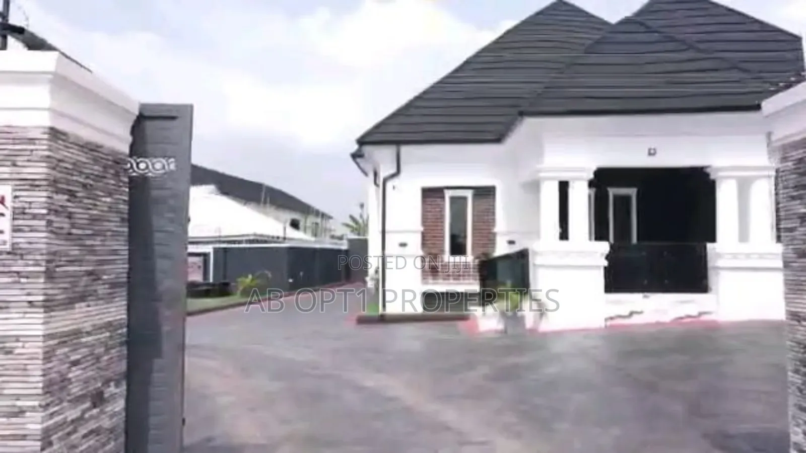 4bdrm Bungalow in Benin City for sale in Benin City