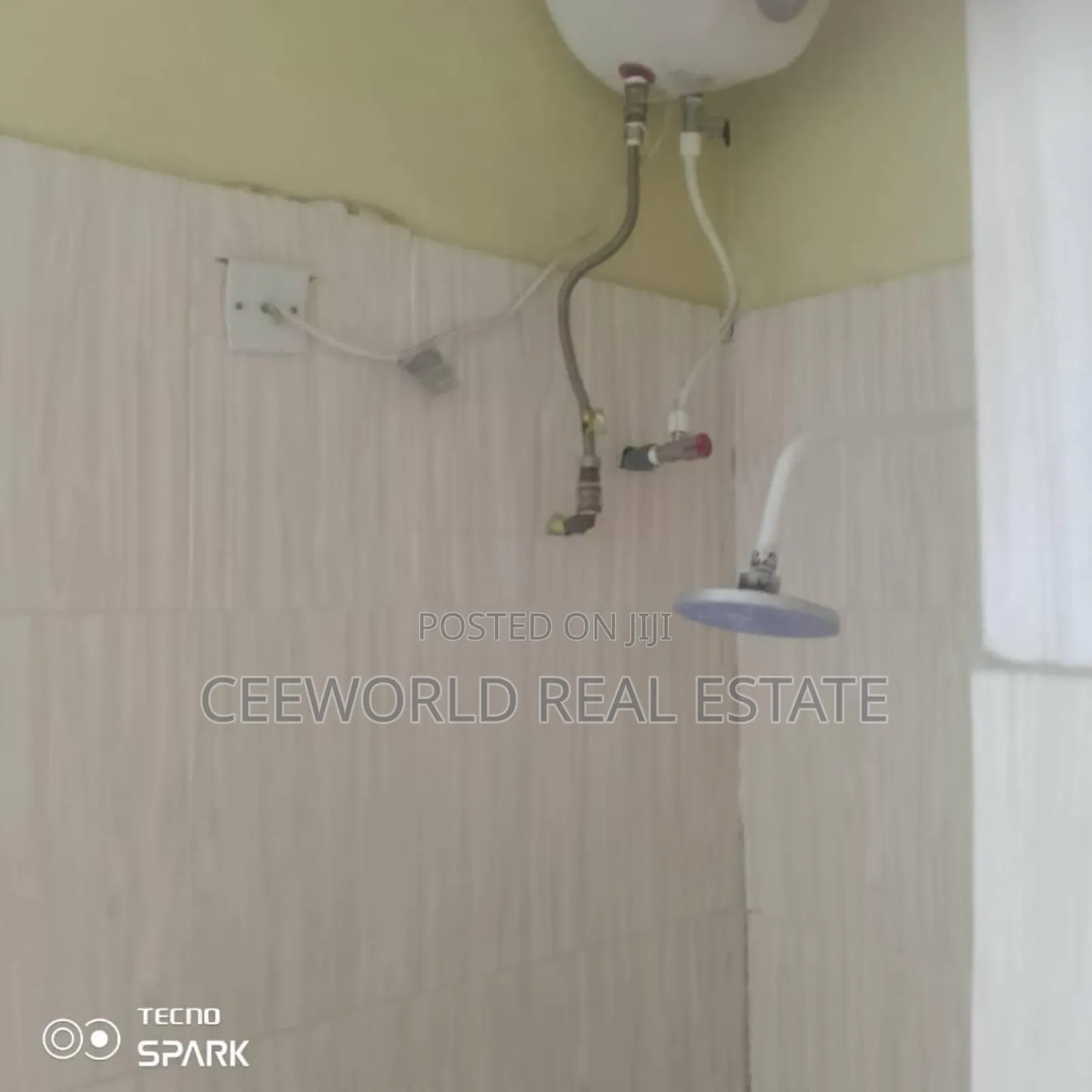3bdrm Bungalow in Johnson Awe Street, Oluyole Estate for sale in Oluyole Estate