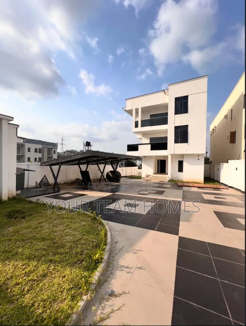 5bdrm Duplex in Guzape for sale in Guzape District