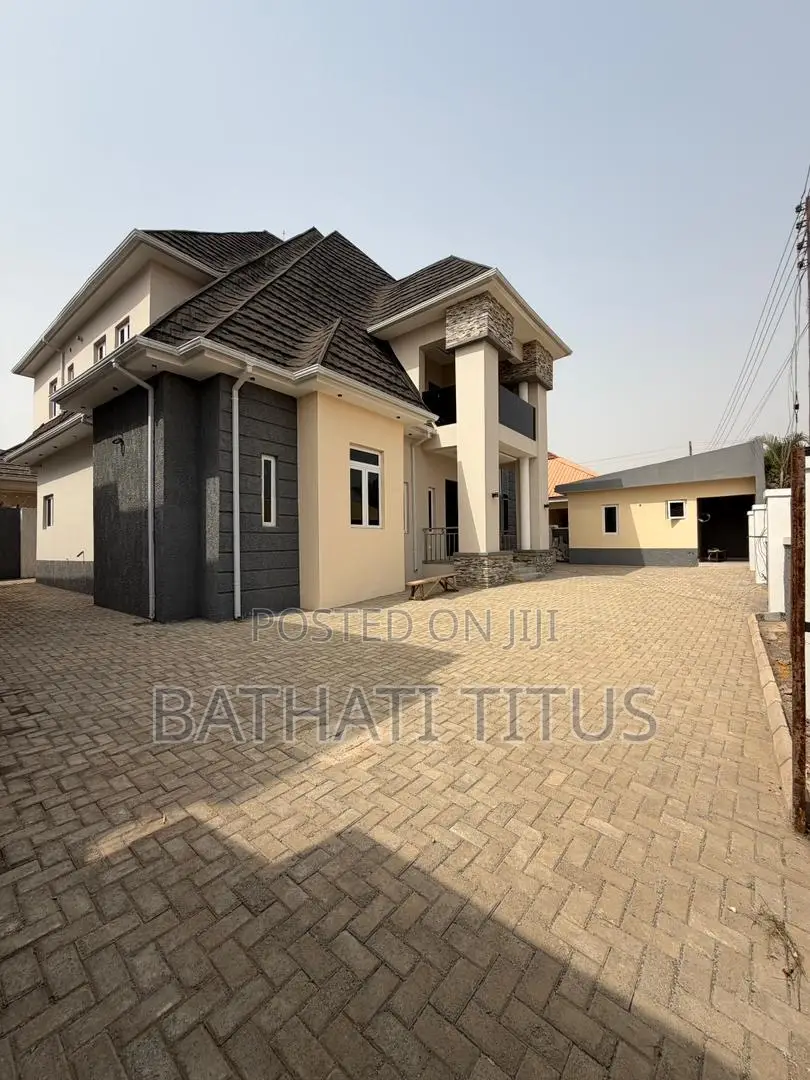 4bdrm Duplex in Kaura for sale in Kaura