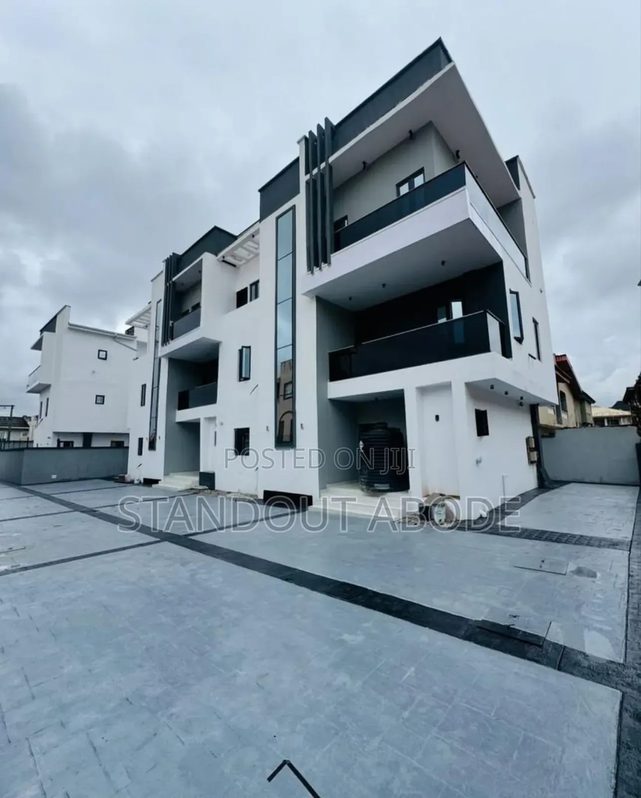 4bdrm Duplex in In An Estate, GRA Phase 1 for sale in GRA Phase 1