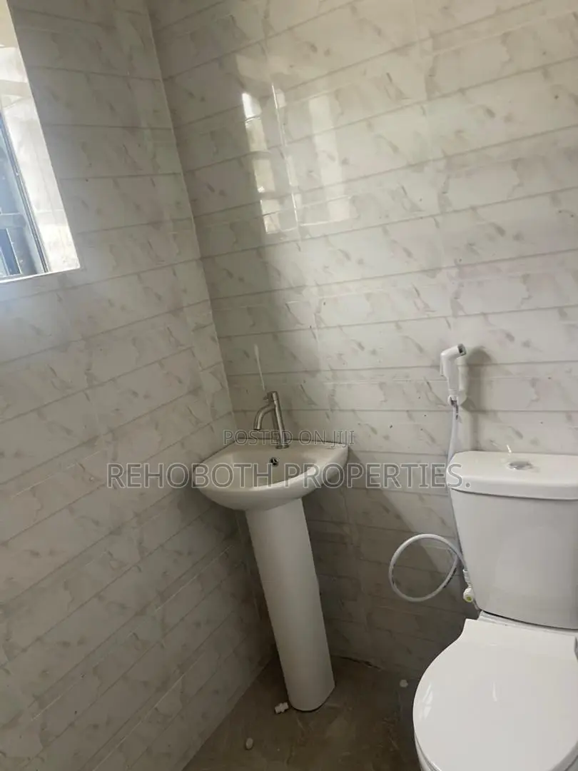 2bdrm Bungalow in Idi Ahun Elebu, Akala Express for rent in Akala Express