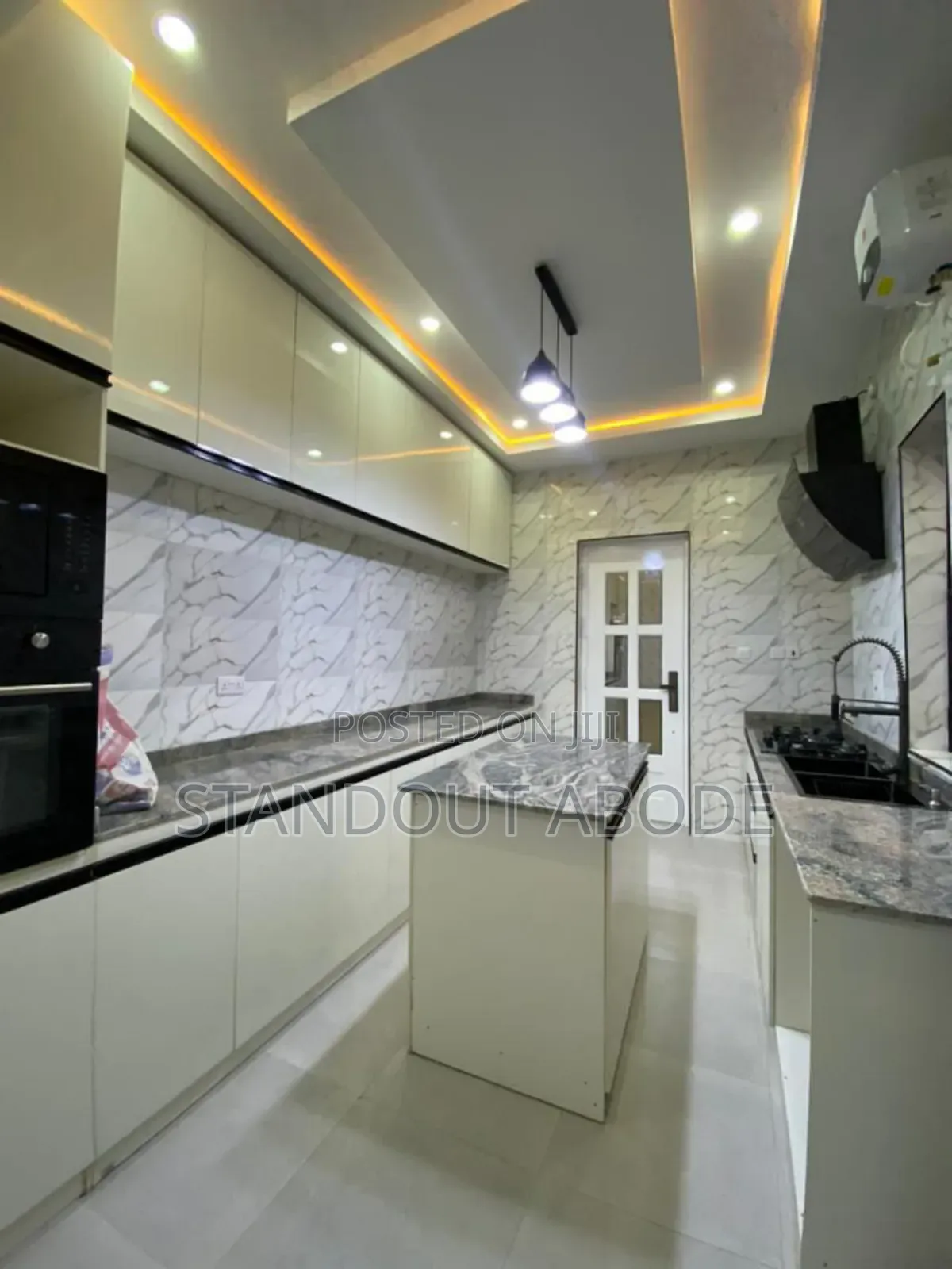 6bdrm Duplex in In A Secure Estate for sale in Isheri North