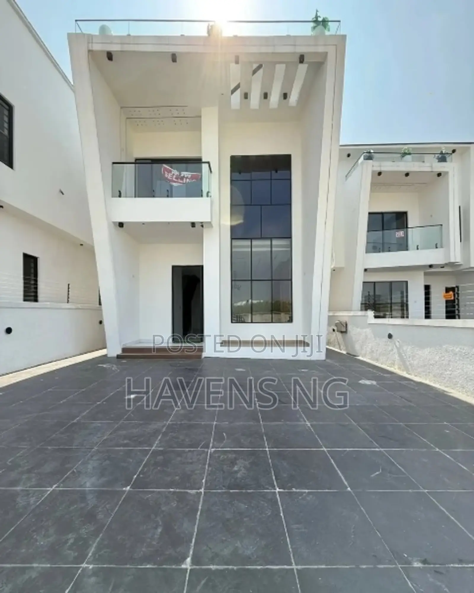 5bdrm Duplex in Lekki Phase 2 for sale in Lekki Phase 2
