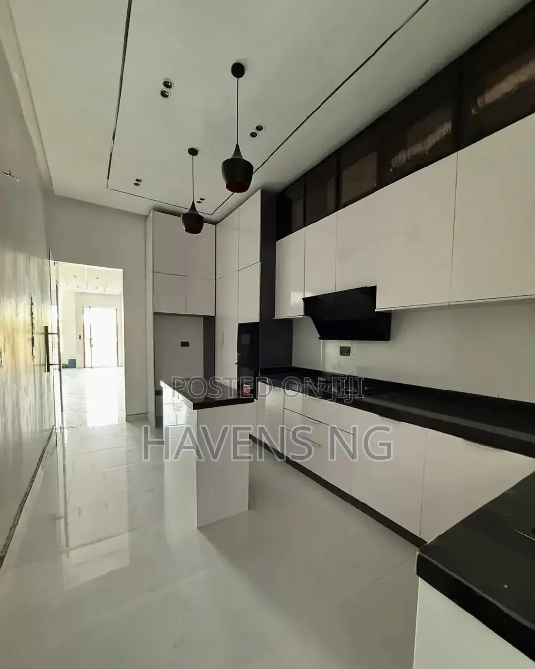 5bdrm Duplex in Lekki Phase 2 for sale in Lekki Phase 2