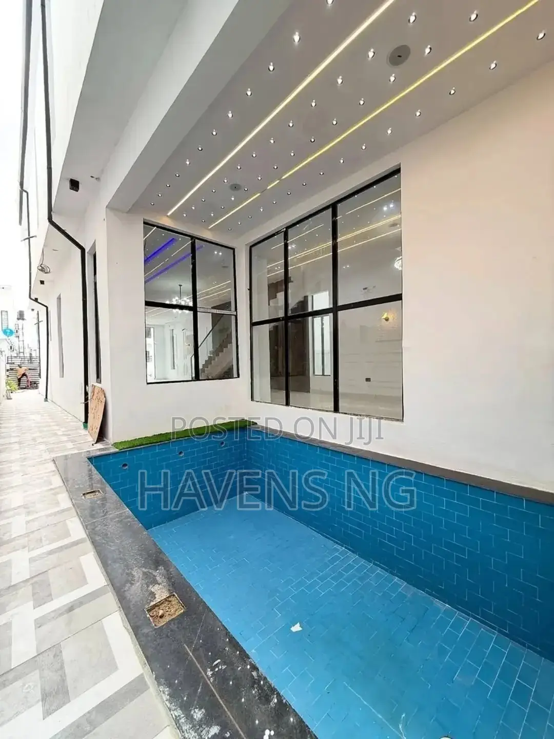 5bdrm Duplex in Lekki Phase 1 for sale in Lekki Phase 1