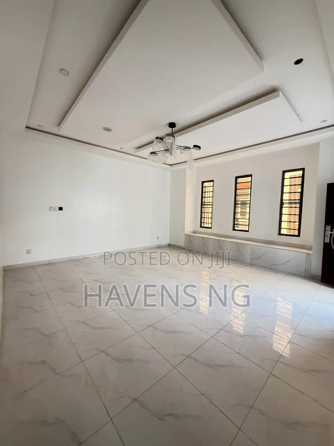 5bdrm Duplex in Lekki Phase 1 for sale in Lekki Phase 1