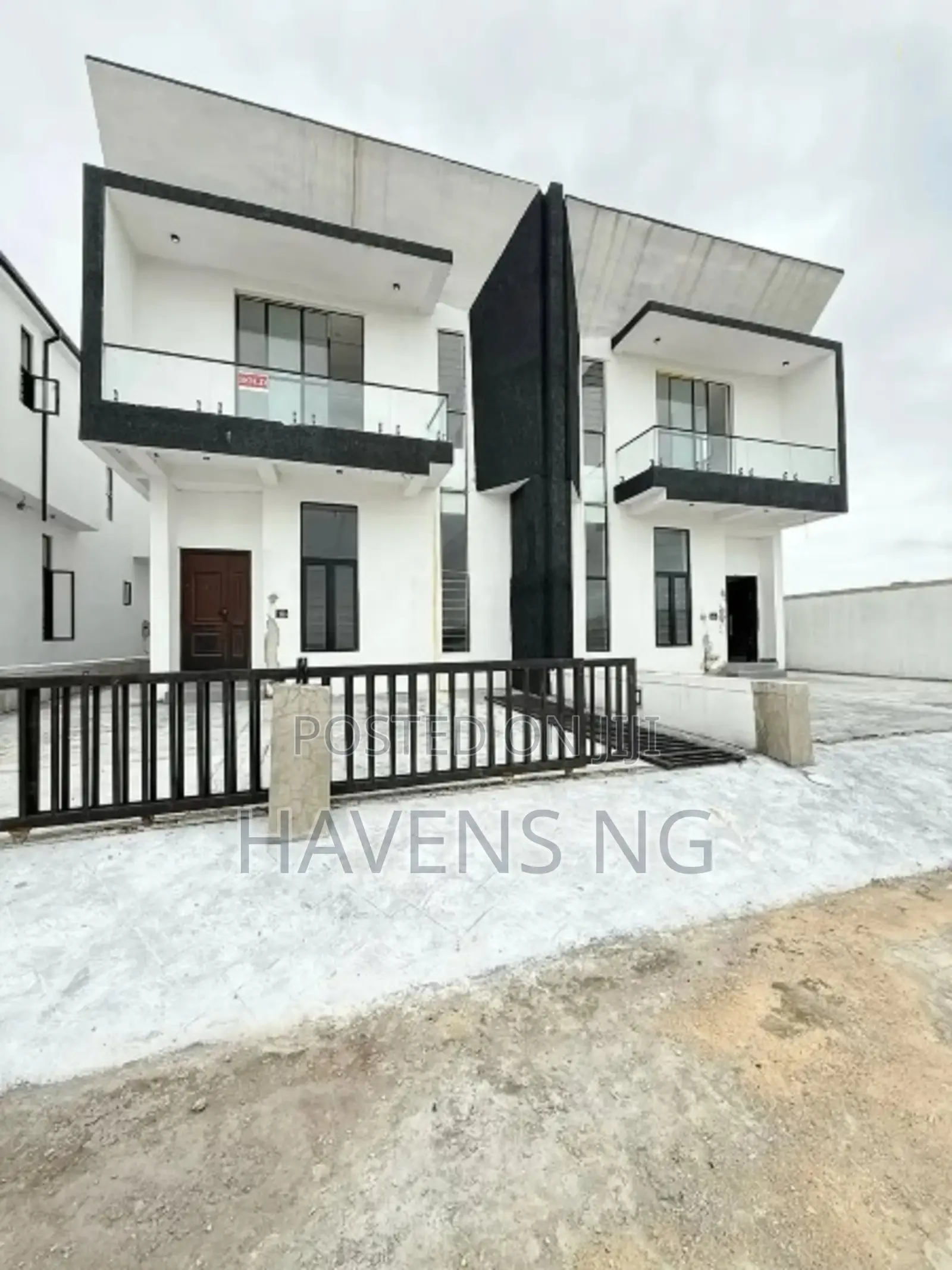 4bdrm Duplex in Sangotedo for sale in Sangotedo