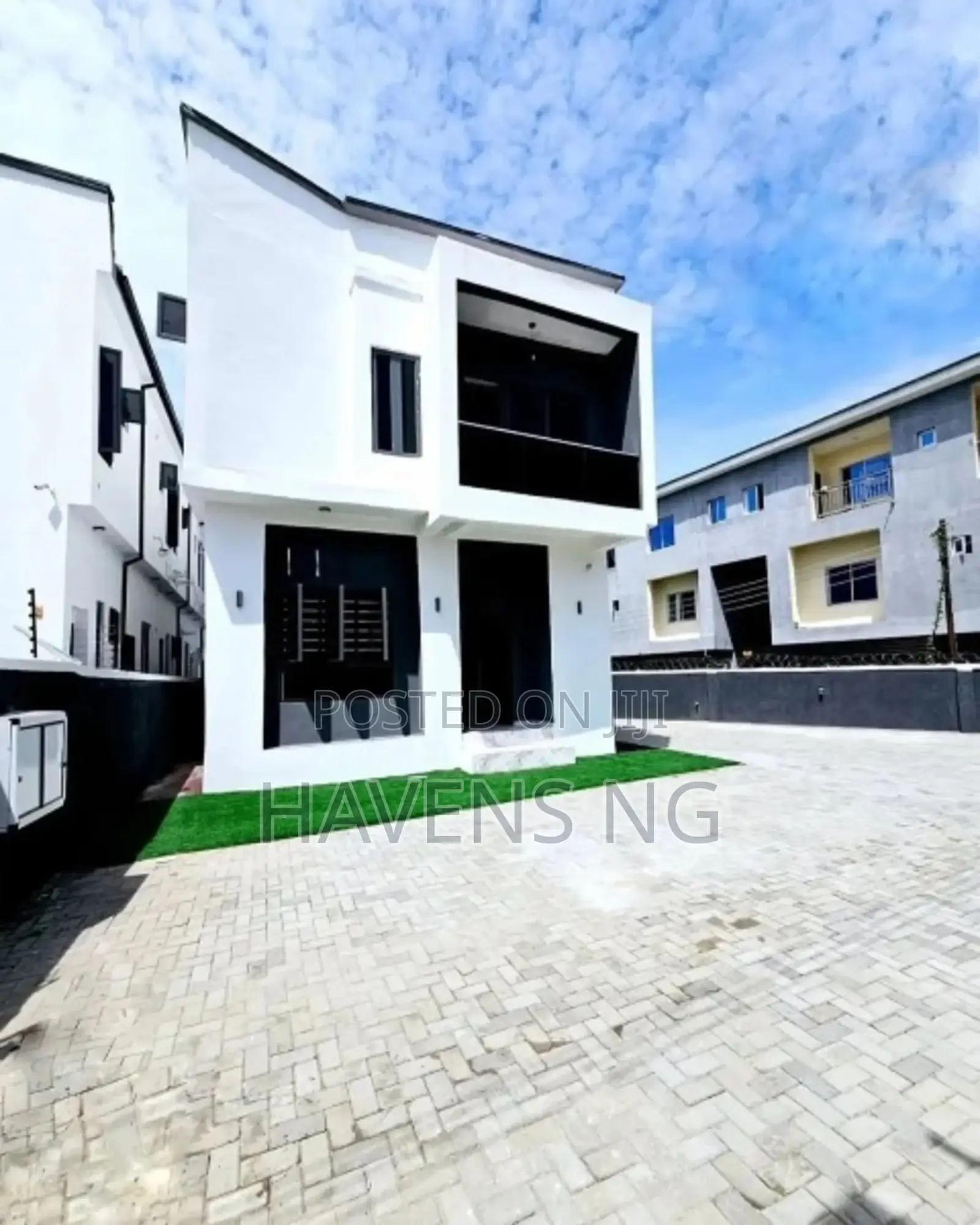 4bdrm Duplex in Lekki Phase 1 for sale in Lekki Phase 1