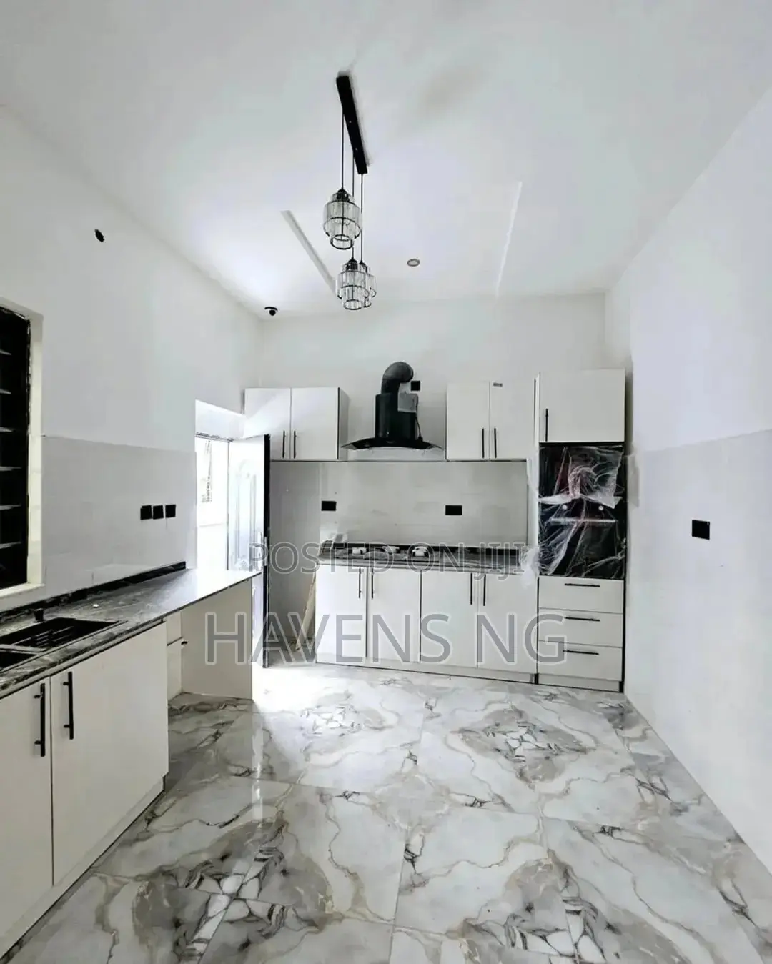 4bdrm Duplex in Lekki Phase 1 for sale in Lekki Phase 1