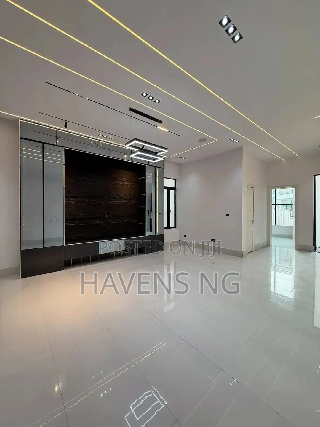 5bdrm Duplex in Lekki Phase 1 for sale in Lekki Phase 1