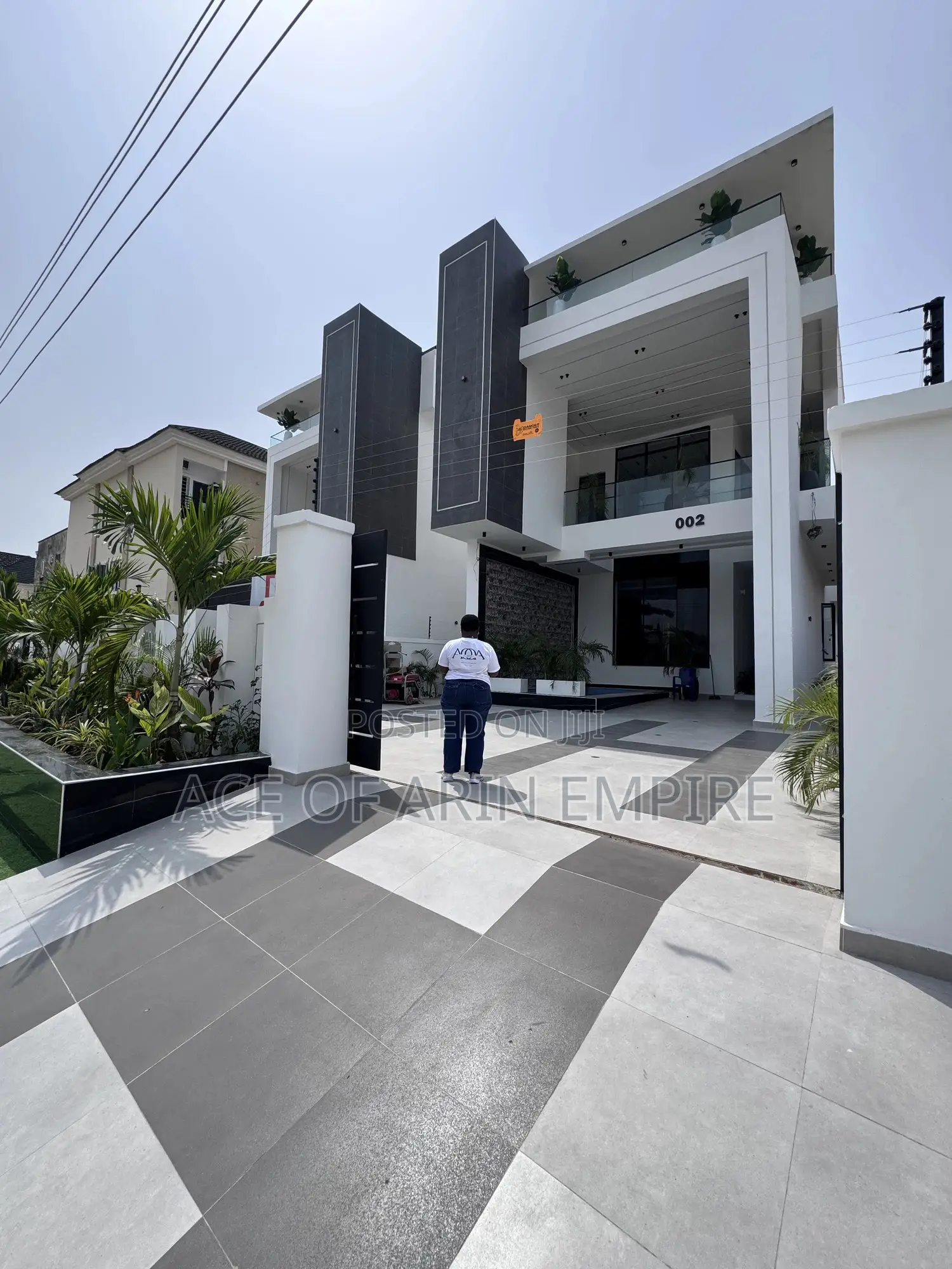 5bdrm Duplex in Chevron, Ikota for sale in Ikota