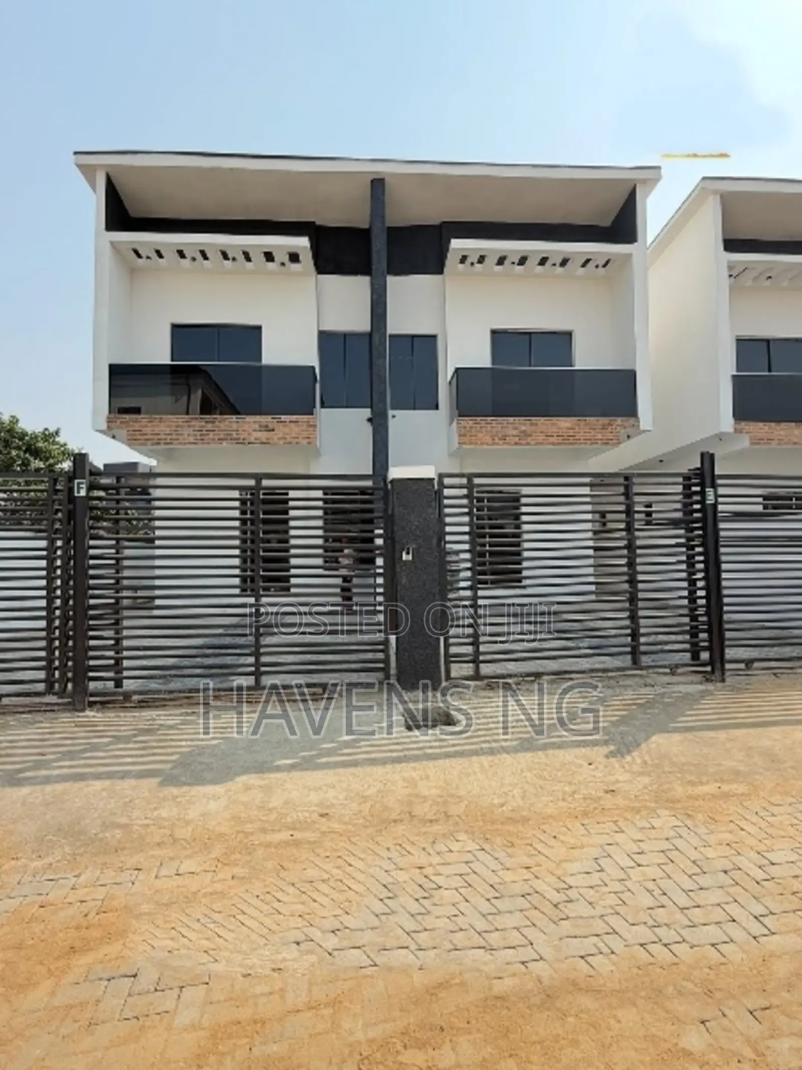 4bdrm Duplex in Lekki Phase 1 for sale in Lekki Phase 1