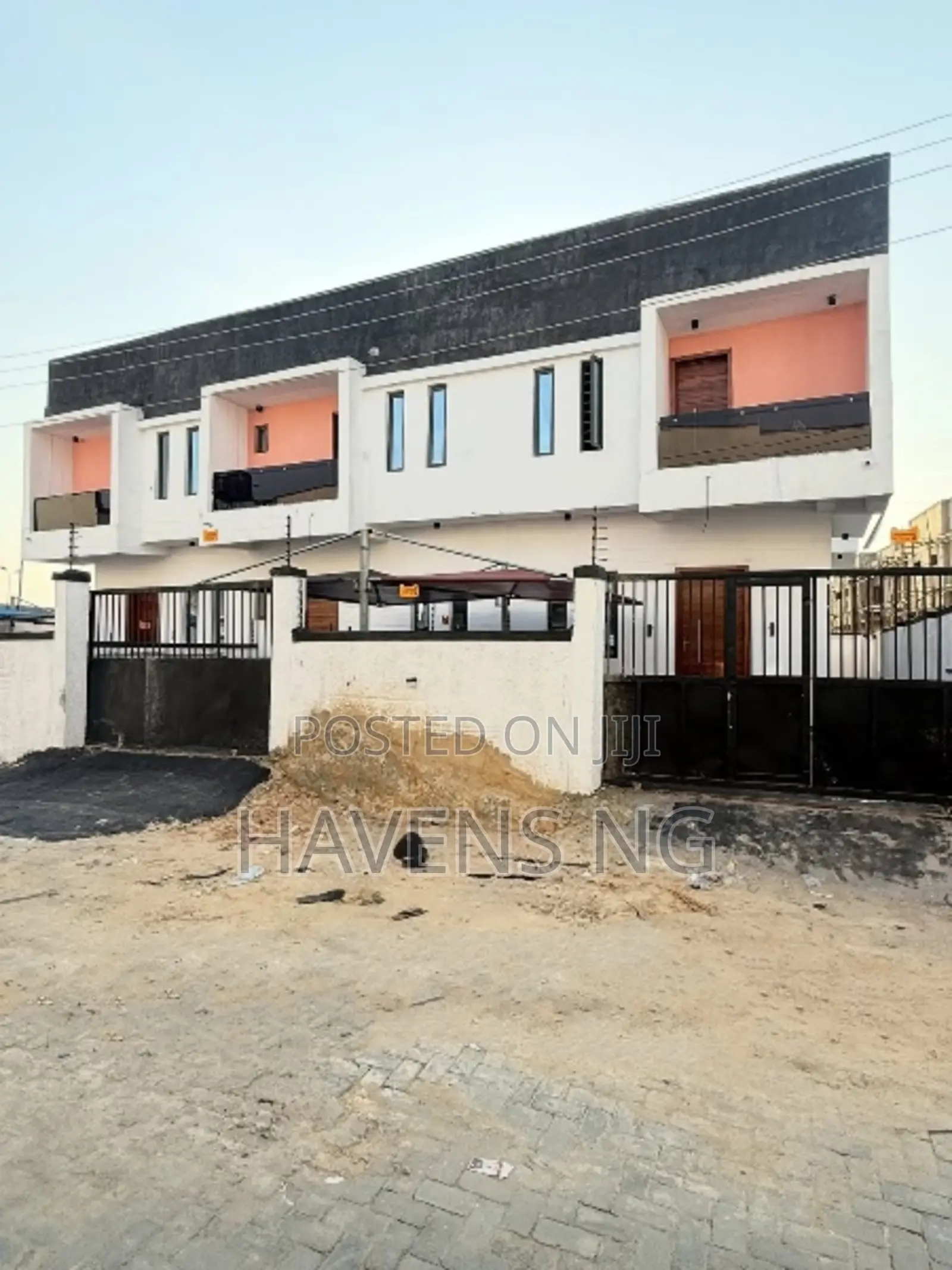 4bdrm Duplex in Lekki Phase 2 for sale in Lekki Phase 2