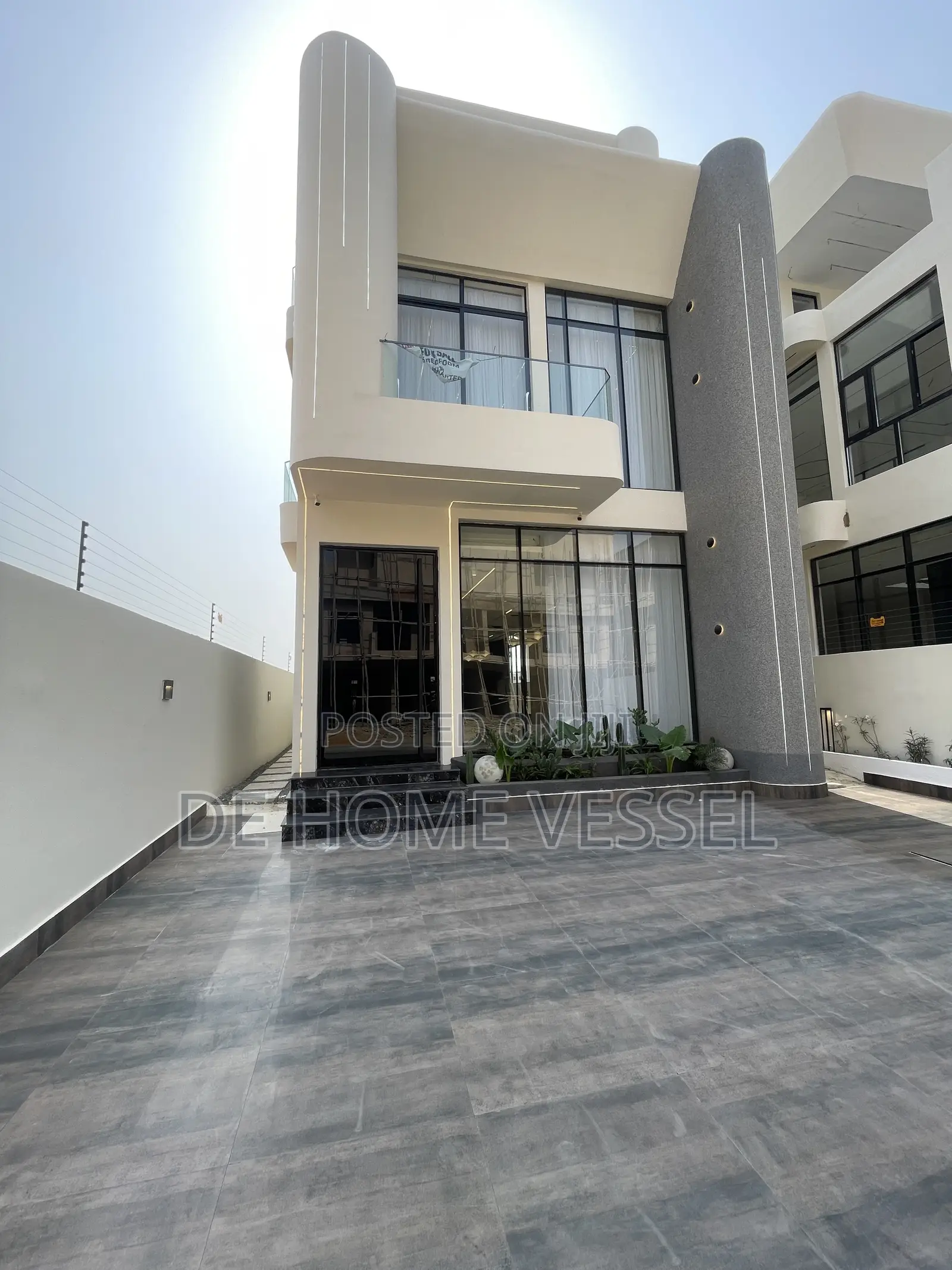 5bdrm Duplex in Lekki Phase 1 for sale in Lekki Phase 1