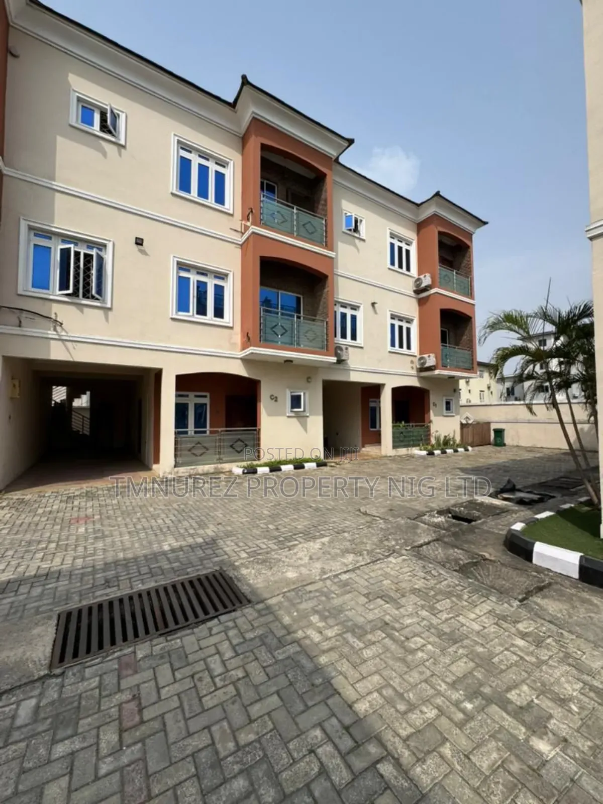 4bdrm Duplex in Agungi for rent in Agungi