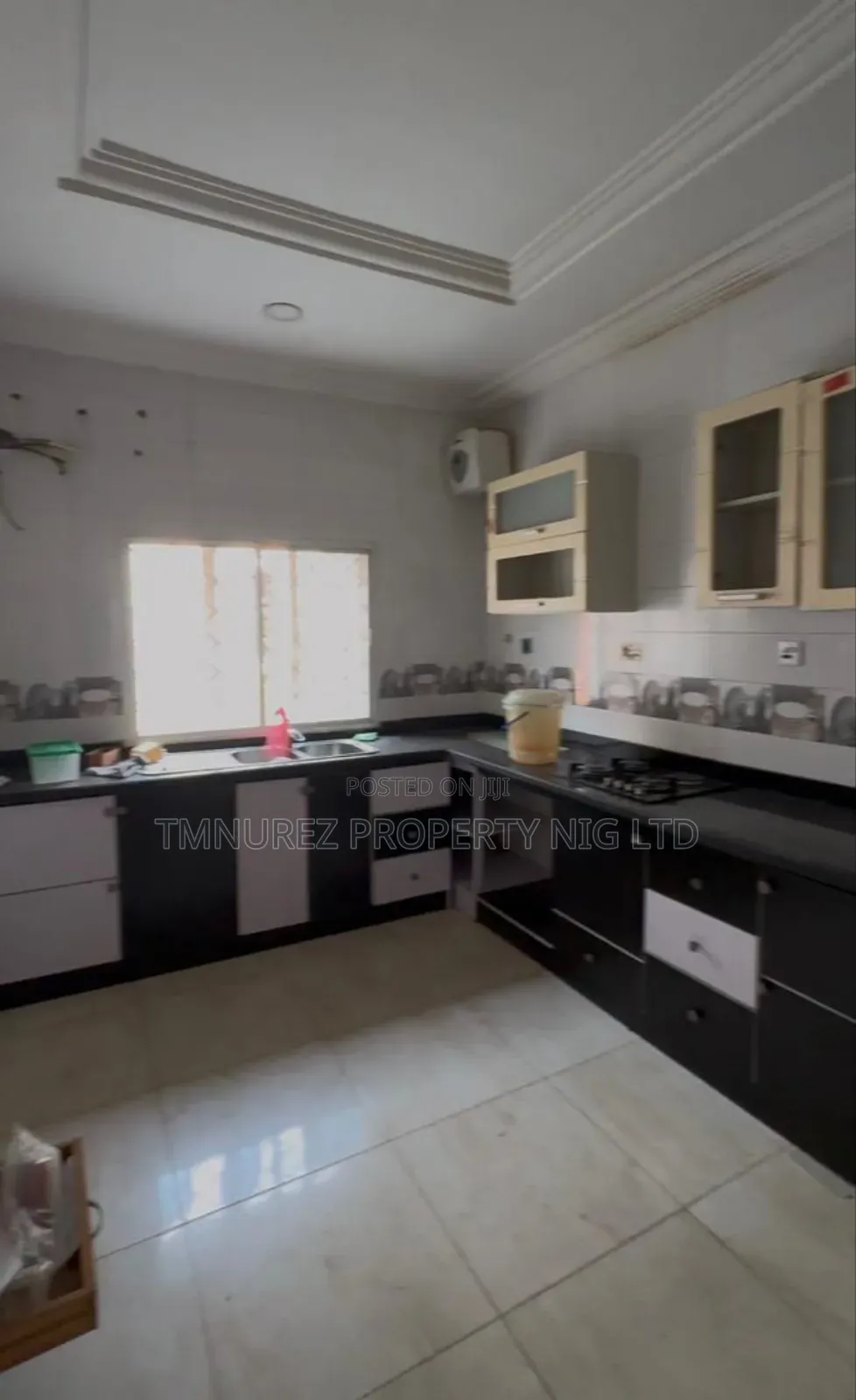 4bdrm Duplex in Agungi for rent in Agungi