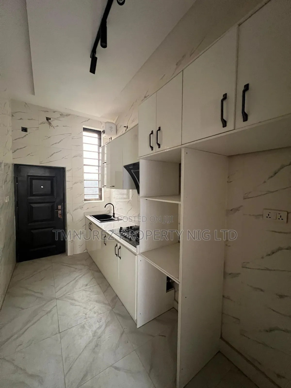 4bdrm Duplex in Ikota for rent in Ikota
