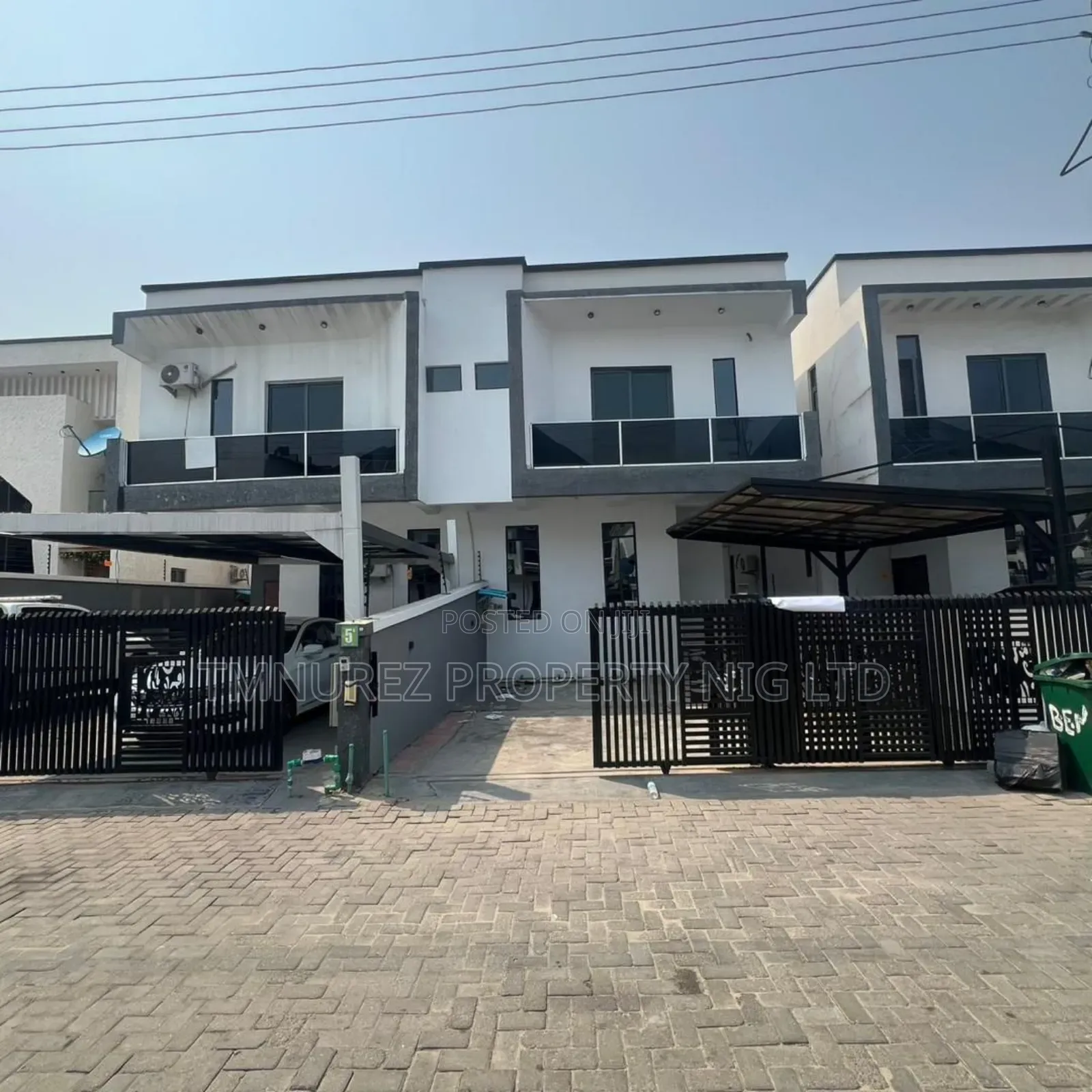 4bdrm Duplex in Chevron for rent in Chevron