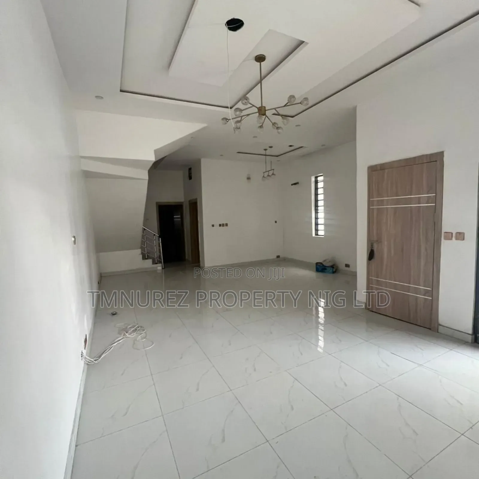 4bdrm Duplex in Chevron for rent in Chevron