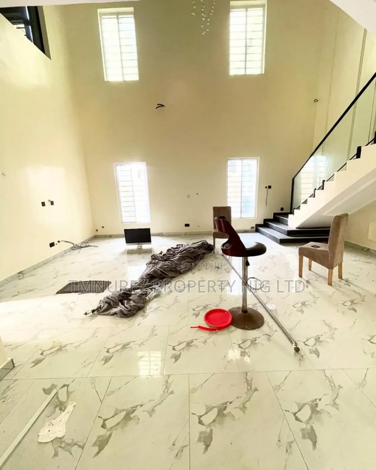5bdrm Duplex in Chevron for rent in Chevron
