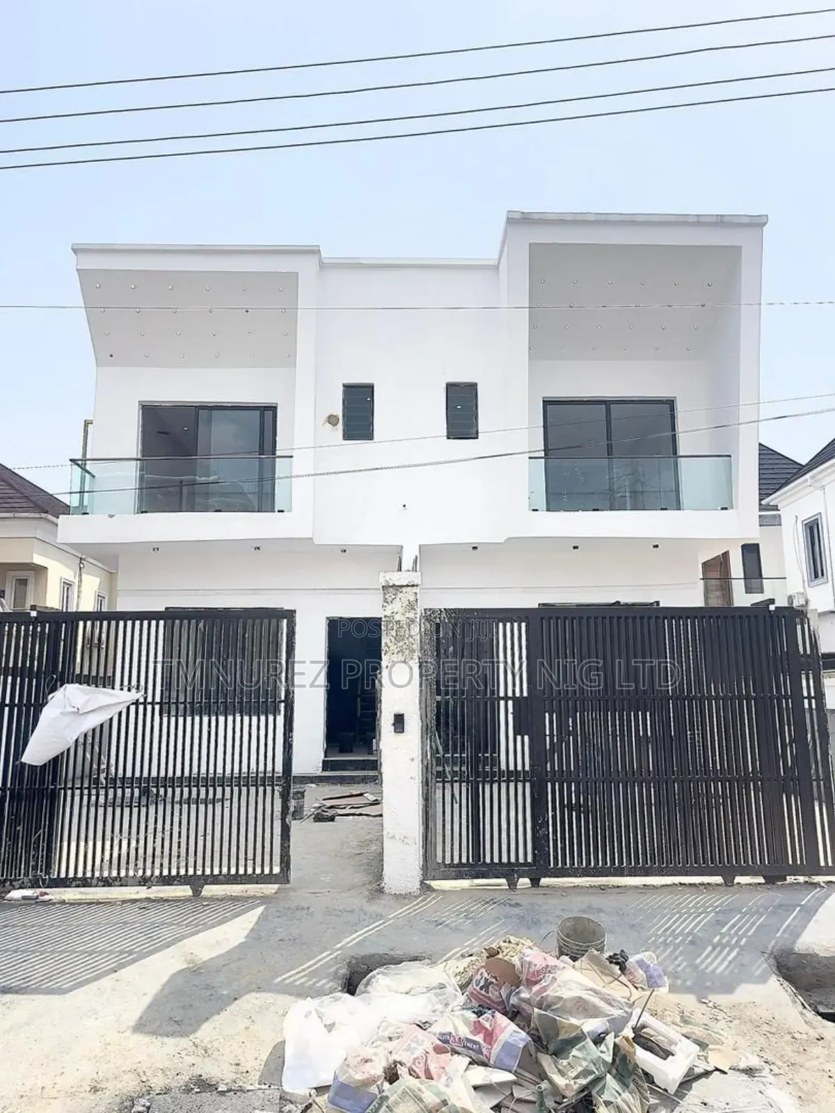 4bdrm Duplex in Chevron for sale in Chevron