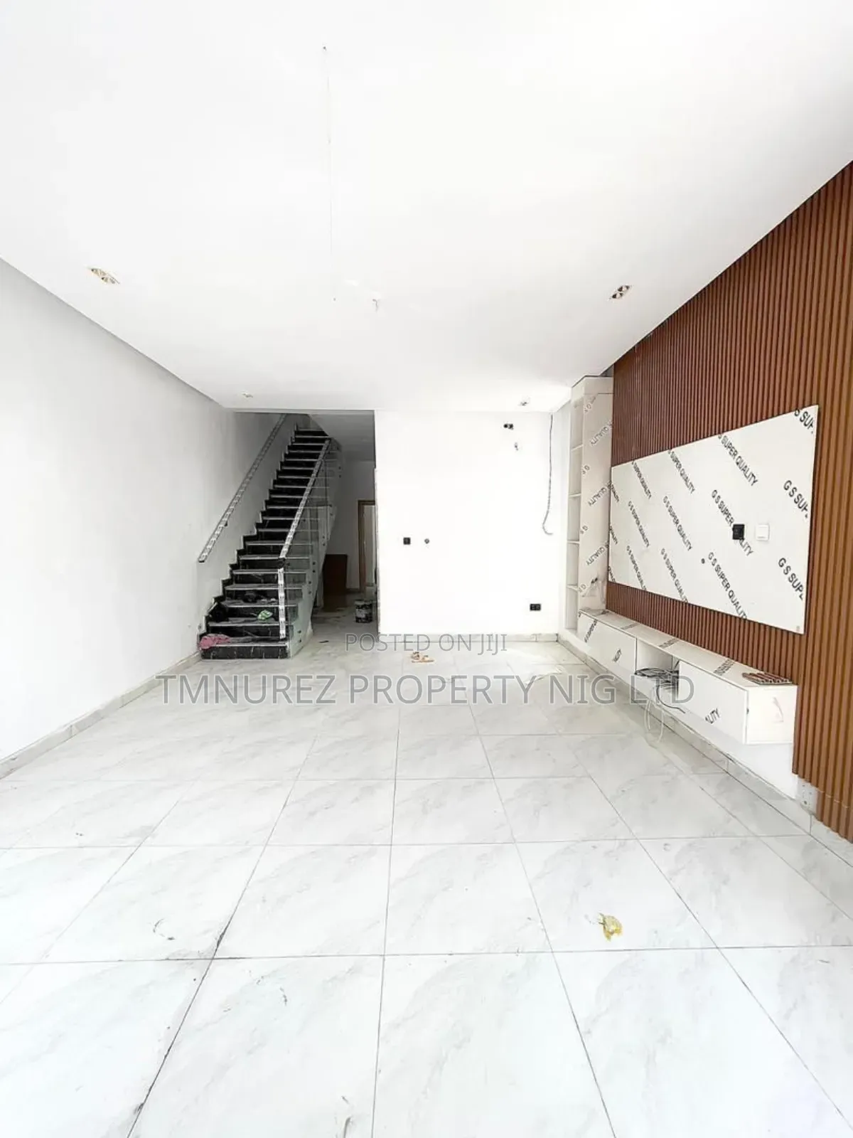 4bdrm Duplex in Chevron for sale in Chevron
