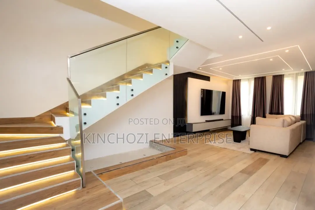4bdrm Duplex in Parkview Estate for sale in Parkview Estate