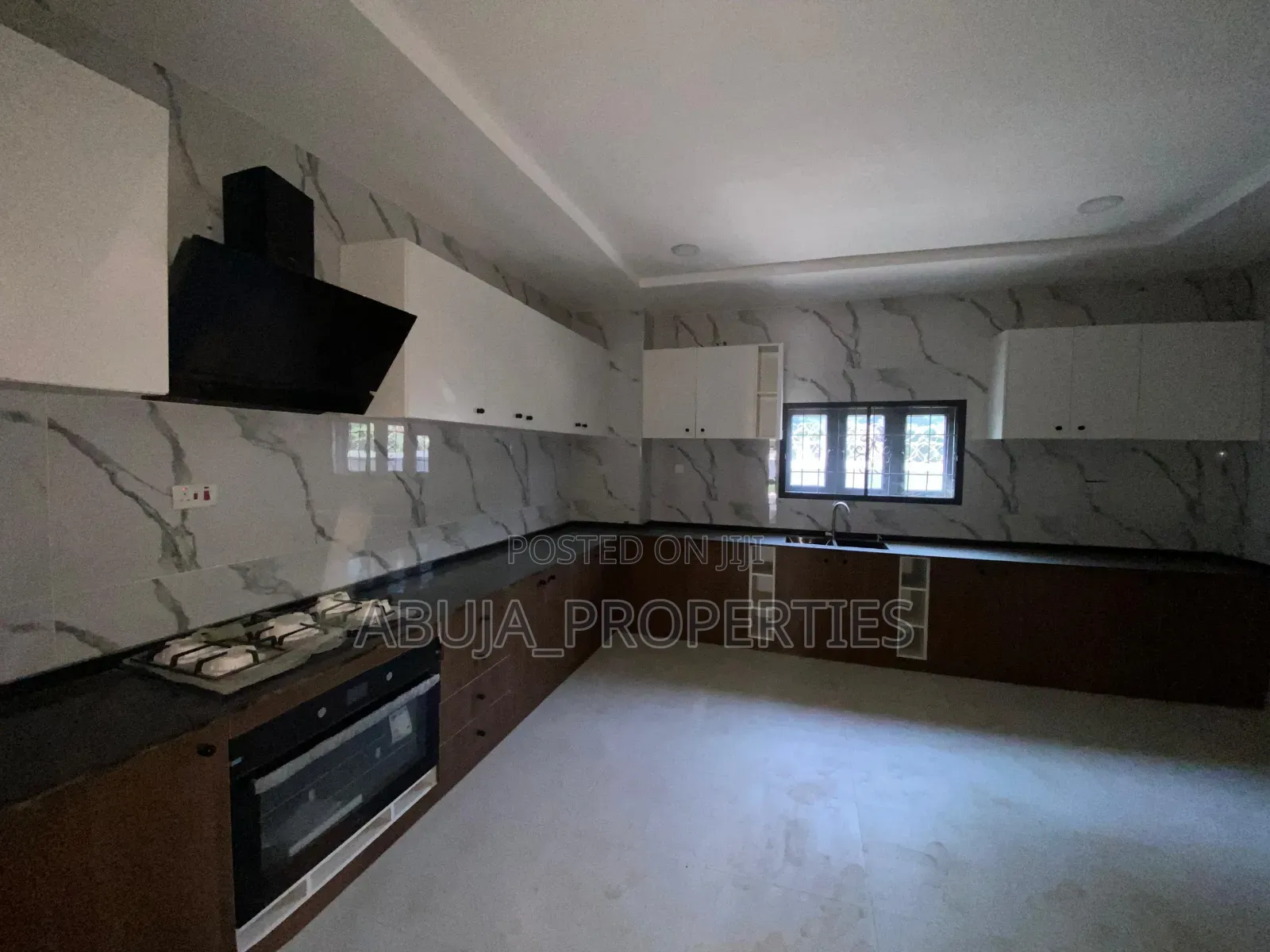 7bdrm Mansion in Kaura for sale in Kaura