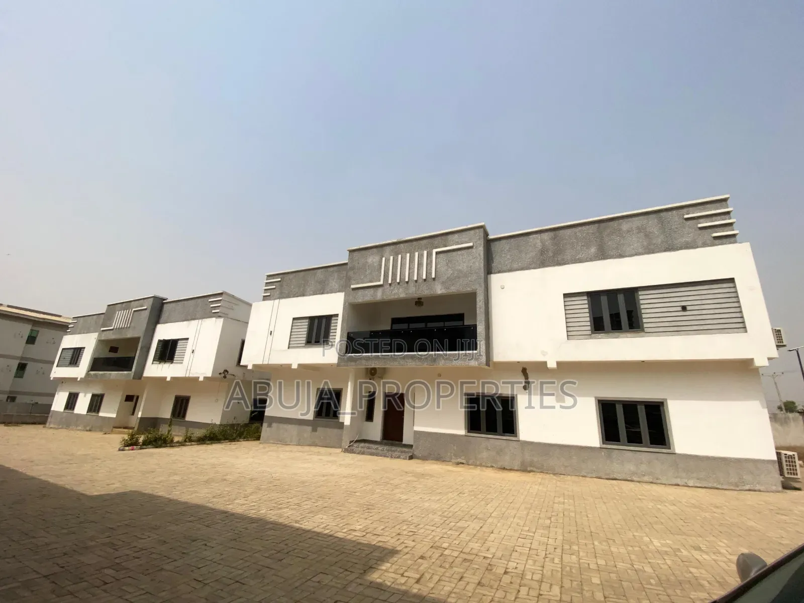 5bdrm Duplex in Life Camp for sale in Life Camp