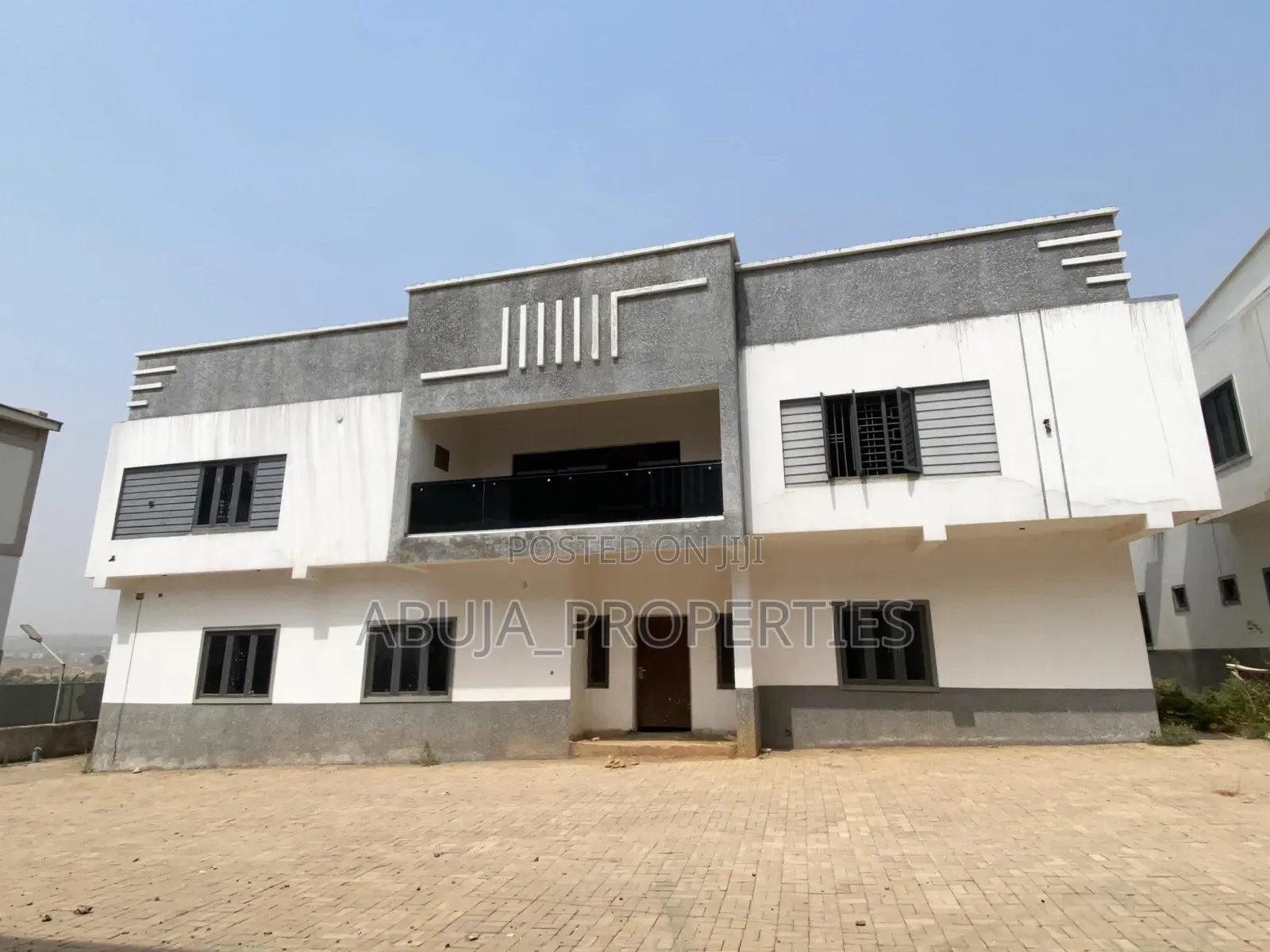 5bdrm Duplex in Life Camp for sale in Life Camp