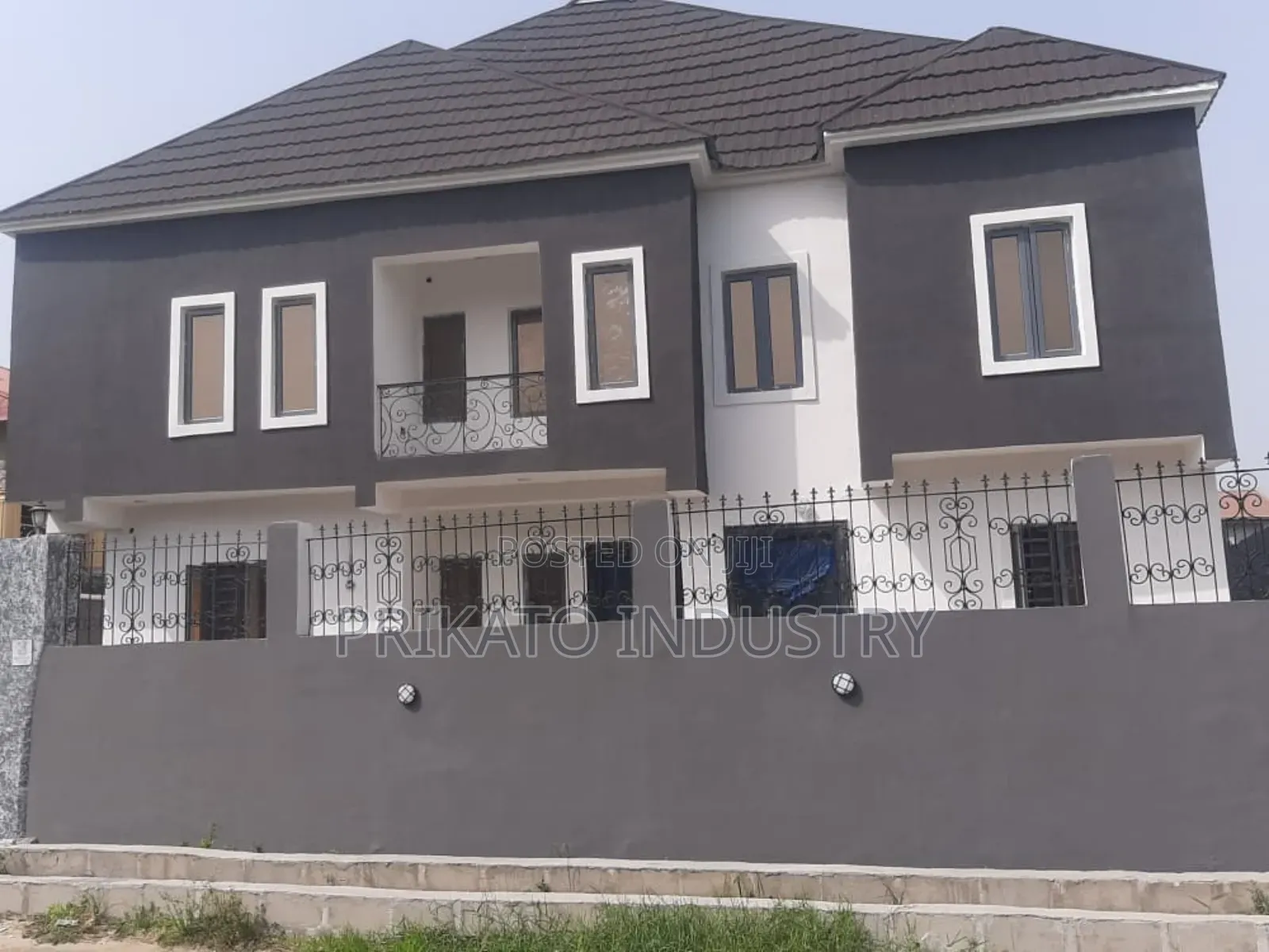 3bdrm Block of Flats in Royal Crystal, Ado / Ajah for sale in Ado / Ajah