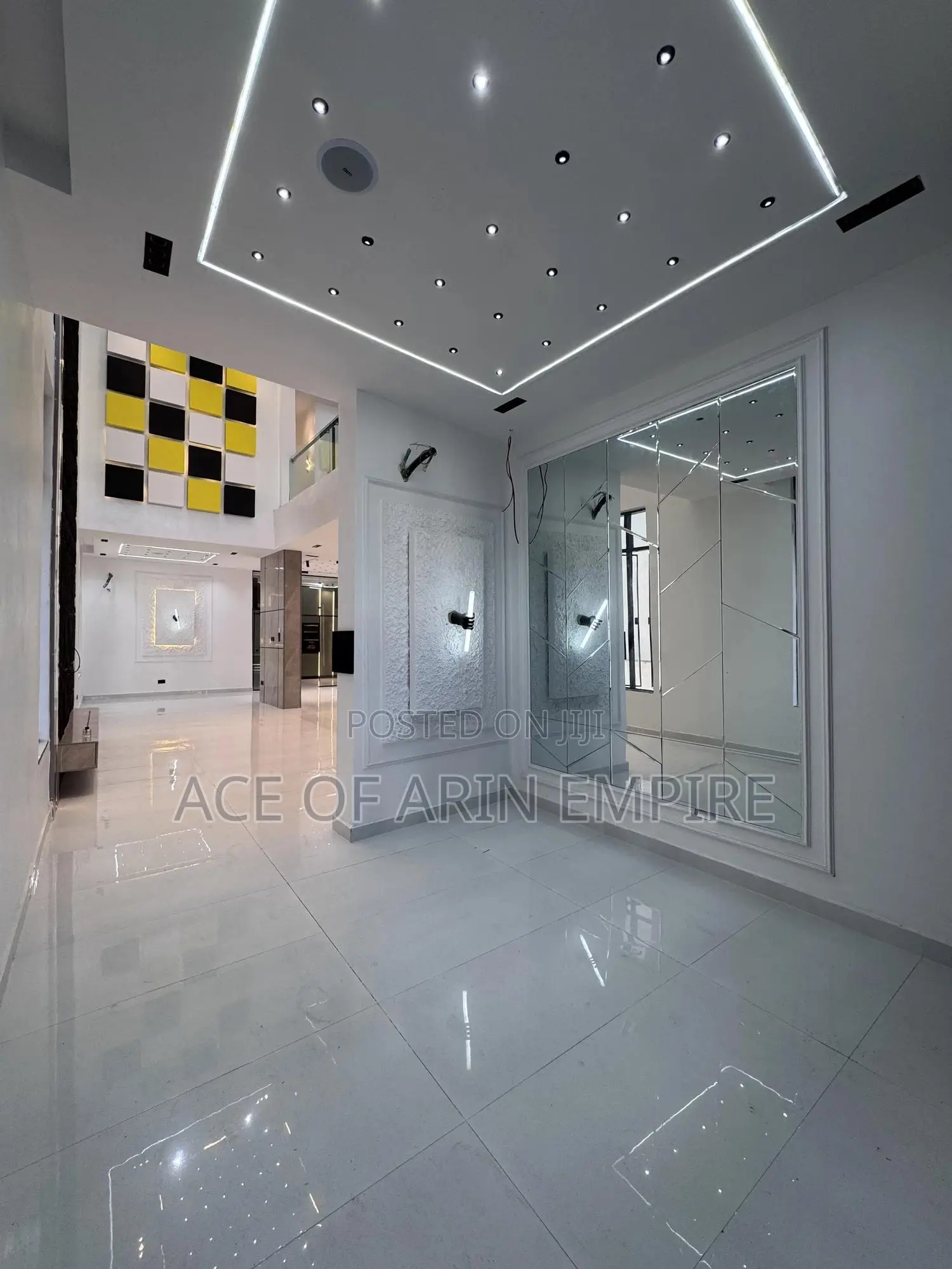 6bdrm Duplex in Chevron for sale in Chevron