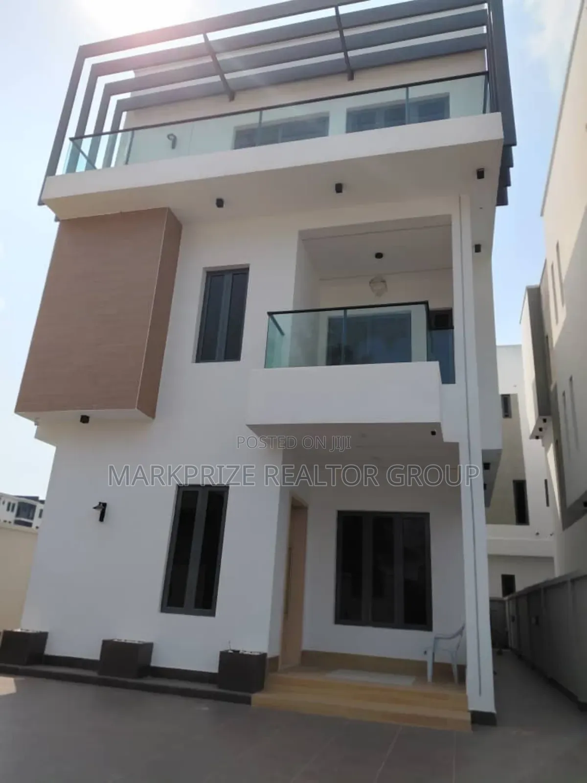 5bdrm Duplex in Lekki Phase 1 for sale in Lekki Phase 1