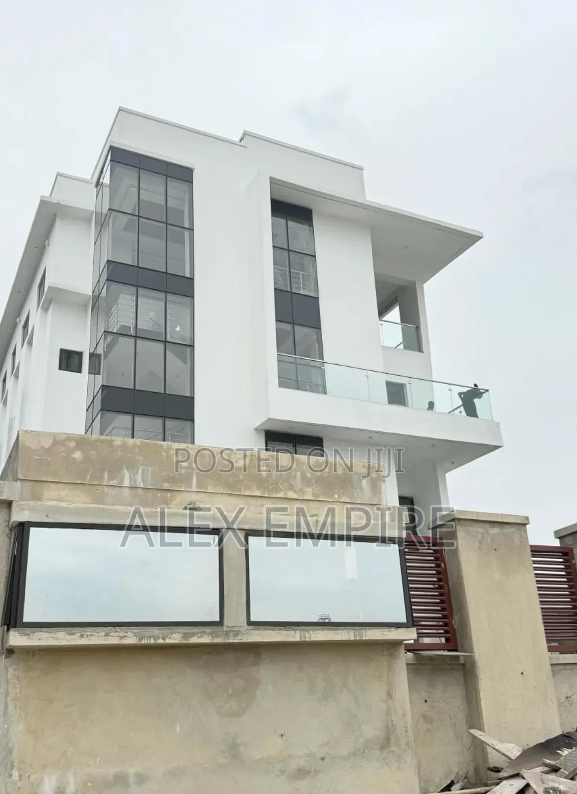 5bdrm Duplex in Banana Island for sale in Banana Island