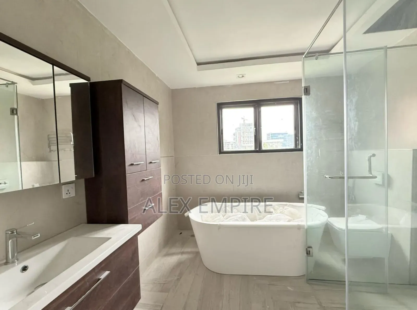 5bdrm Duplex in Banana Island for sale in Banana Island