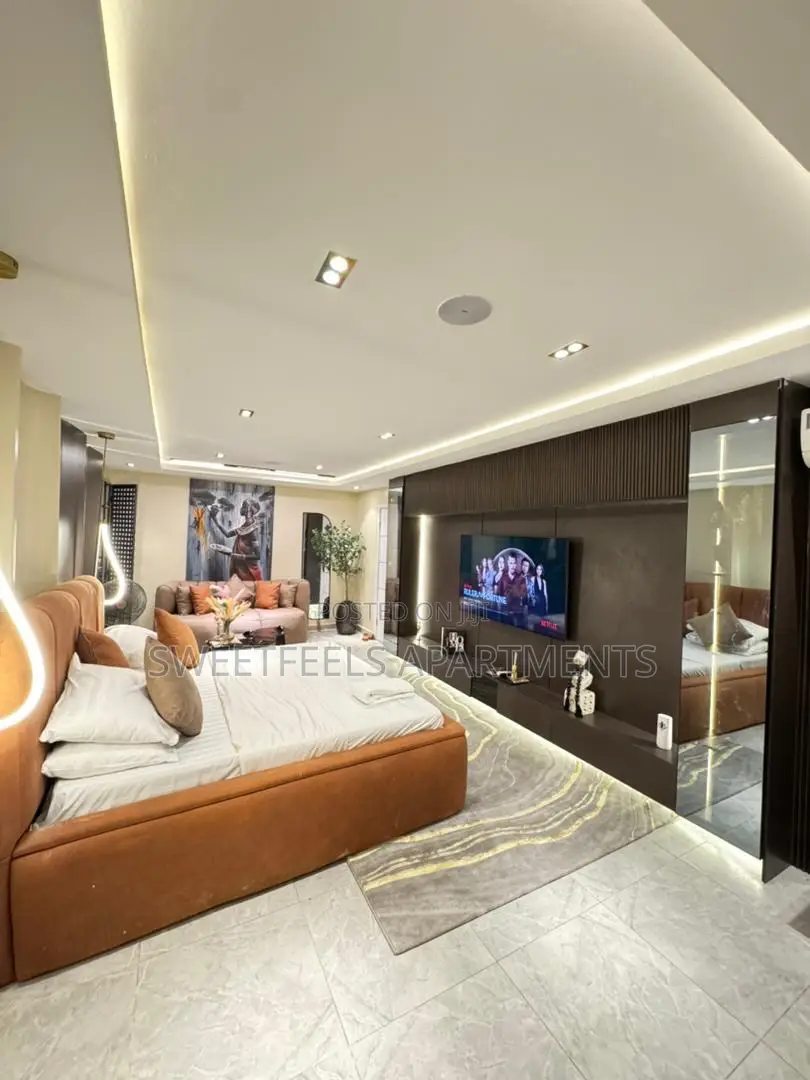 Cozy Studio Apartment With Ps5 Amd Balcony in Lekki Phase 1