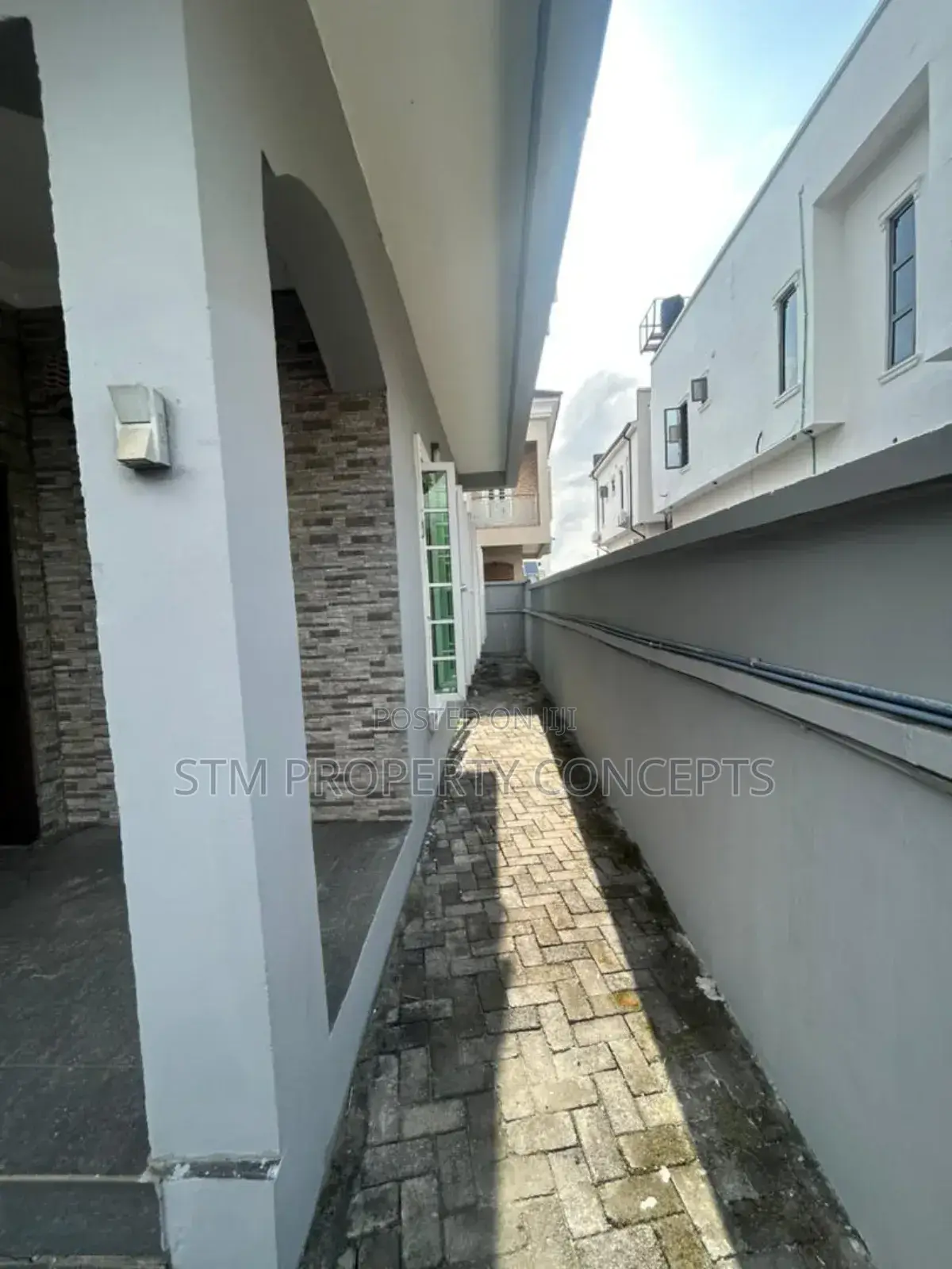 Furnished 4bdrm Duplex in Lekki for sale in Lekki